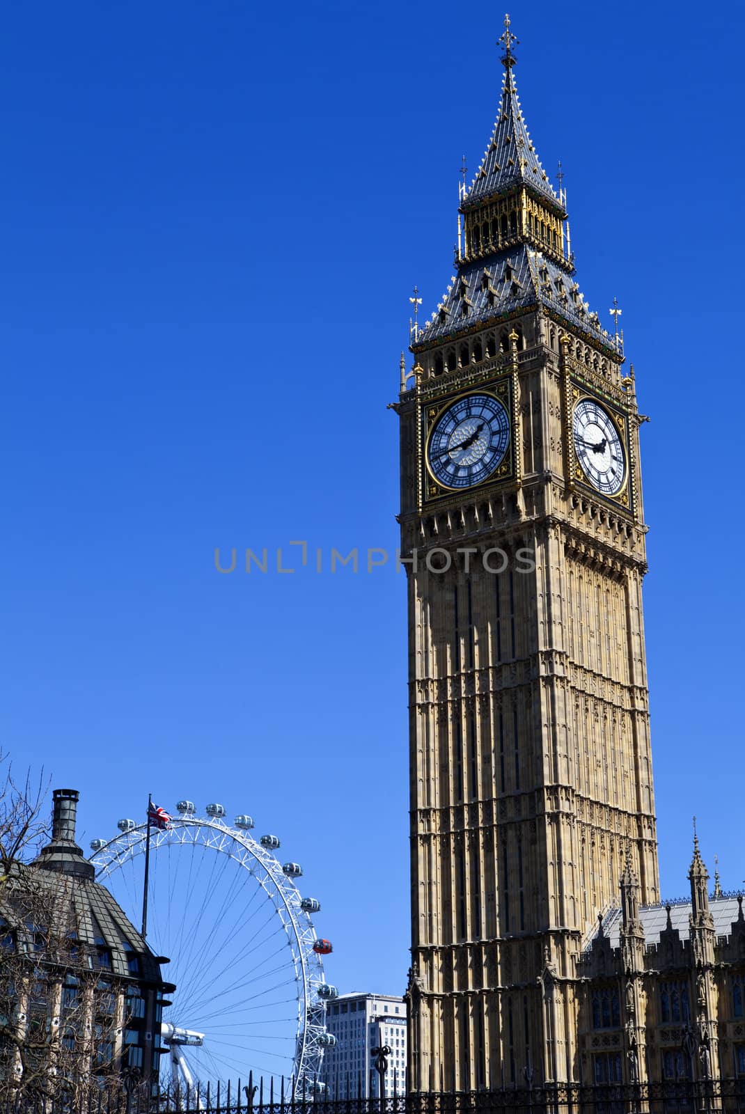 Big Ben (Houses of Parliament) and the London Eye by chrisdorney