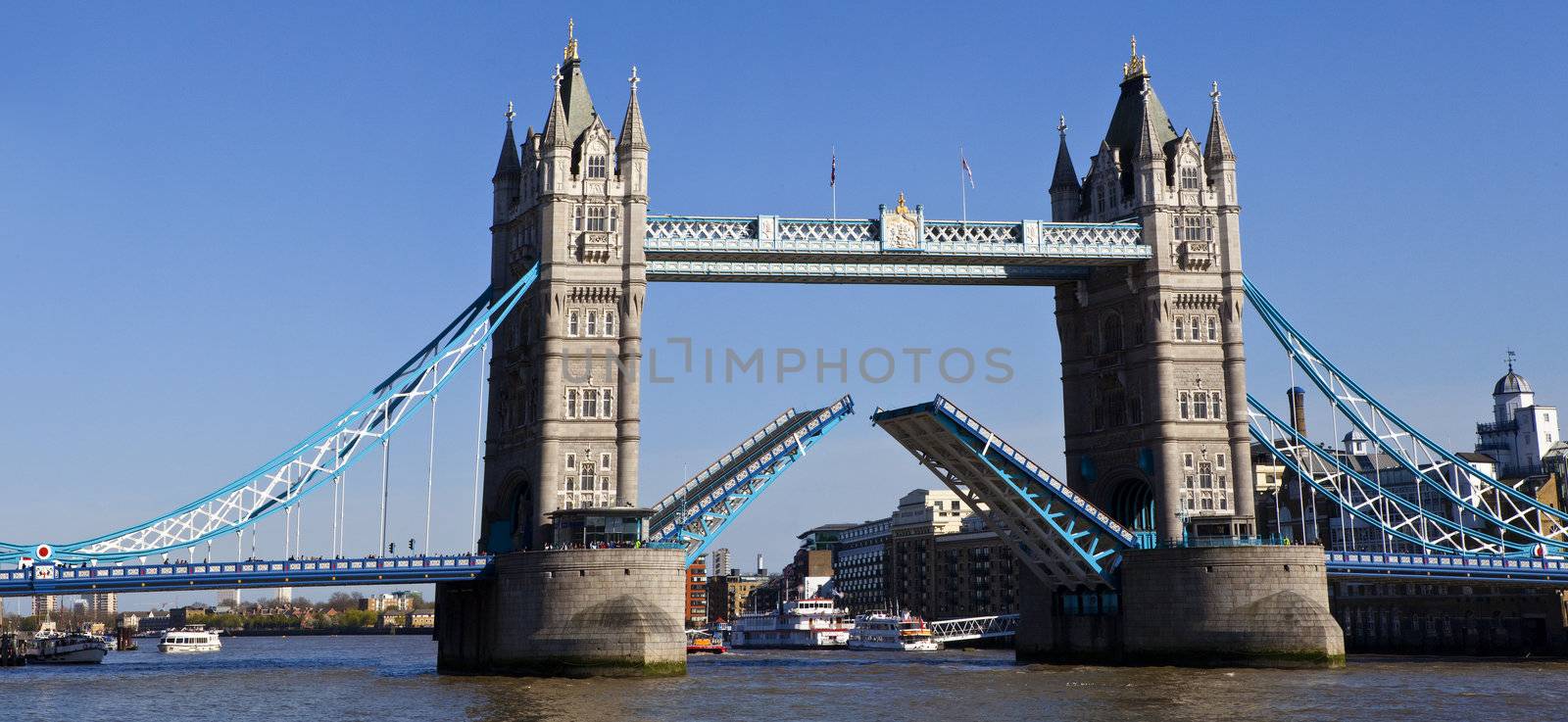 Tower Bridge in London by chrisdorney