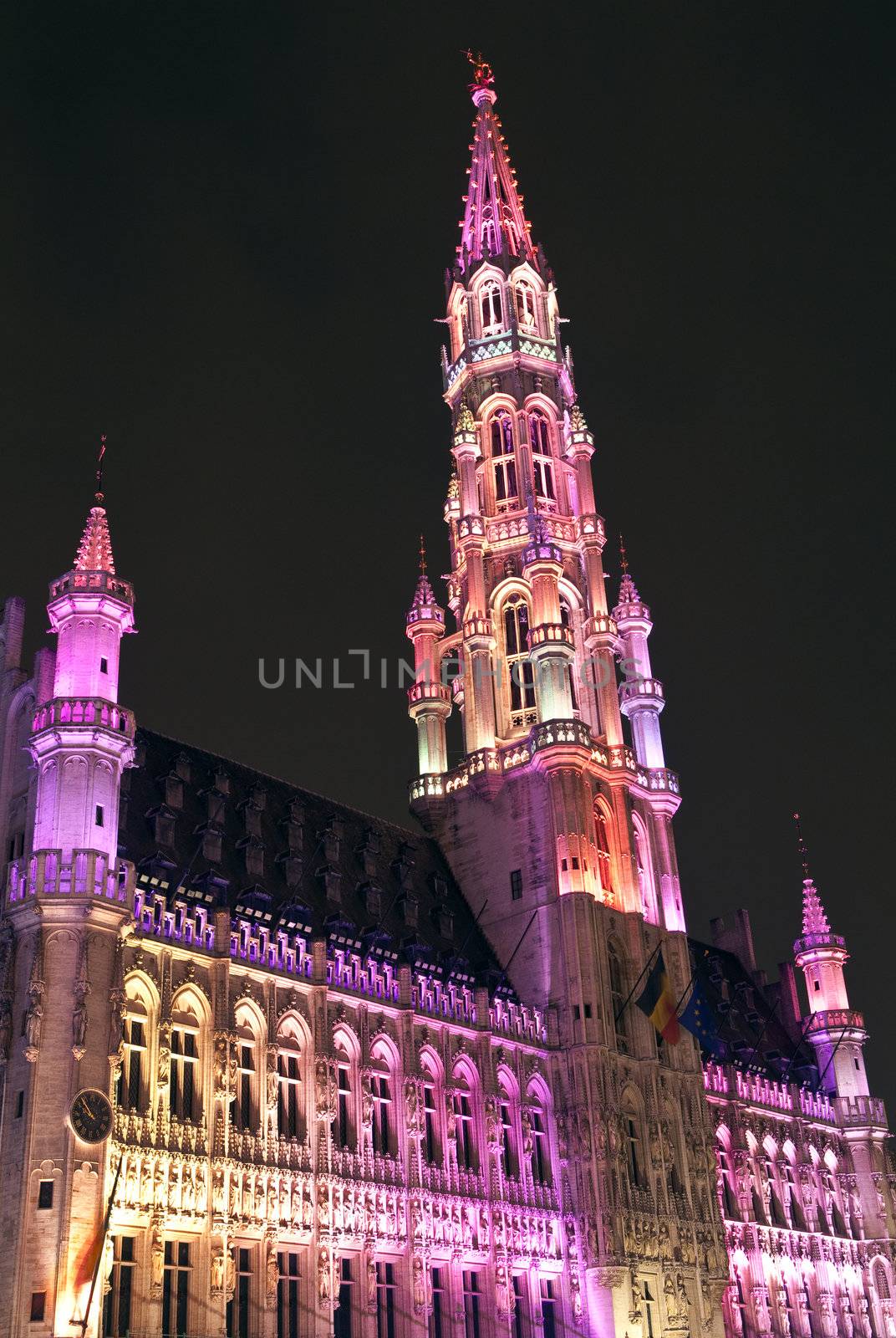 Brussels City Hall (Hotel de Ville) in Grand Place by chrisdorney