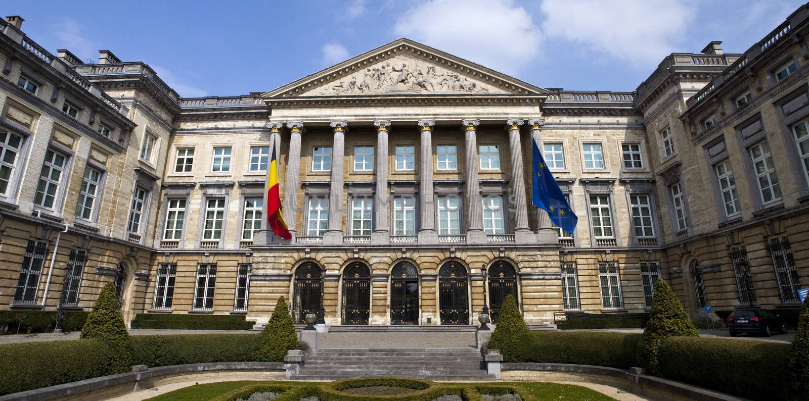 Belgian Parliament Building in Brussels by chrisdorney