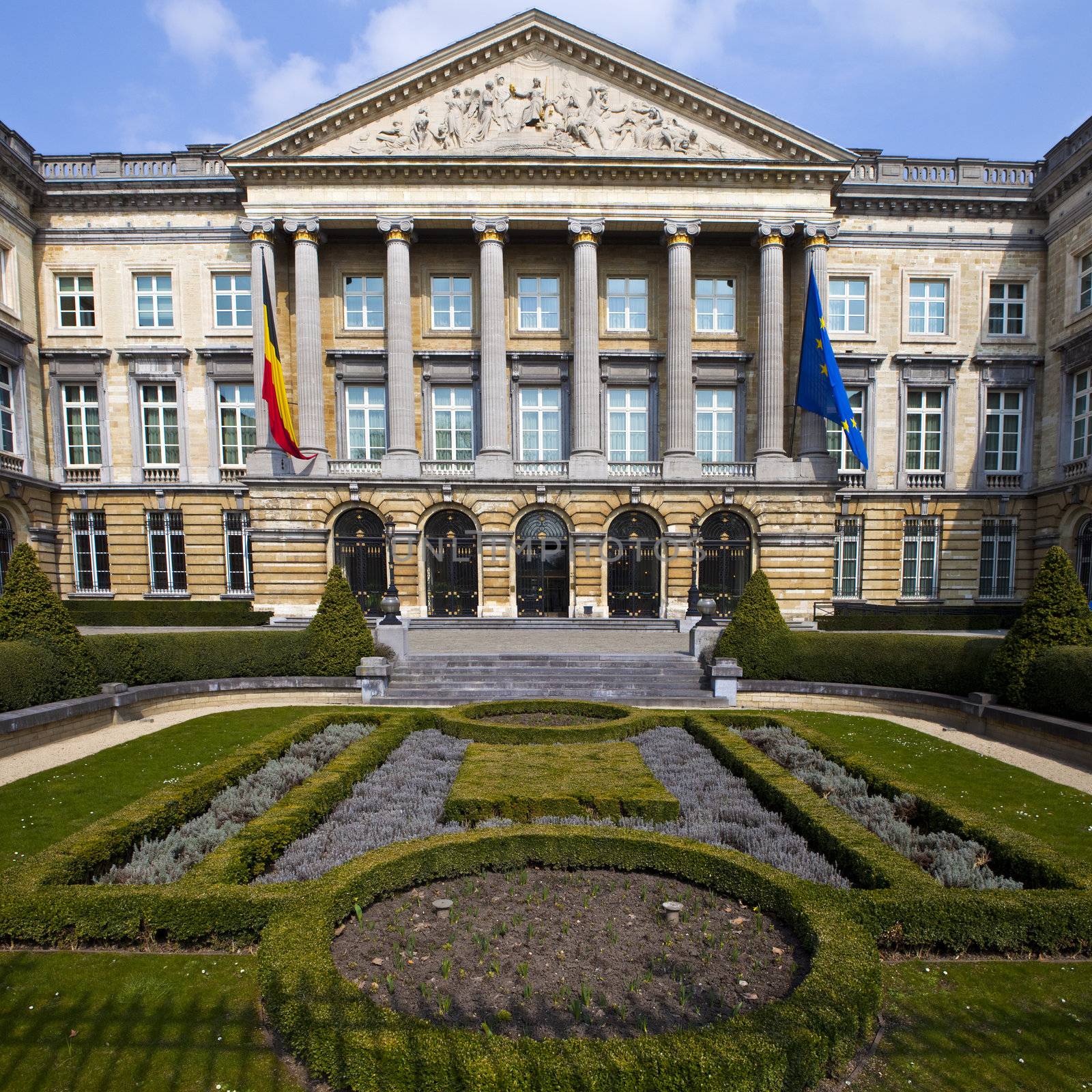 Belgian Parliament Building in Brussels by chrisdorney