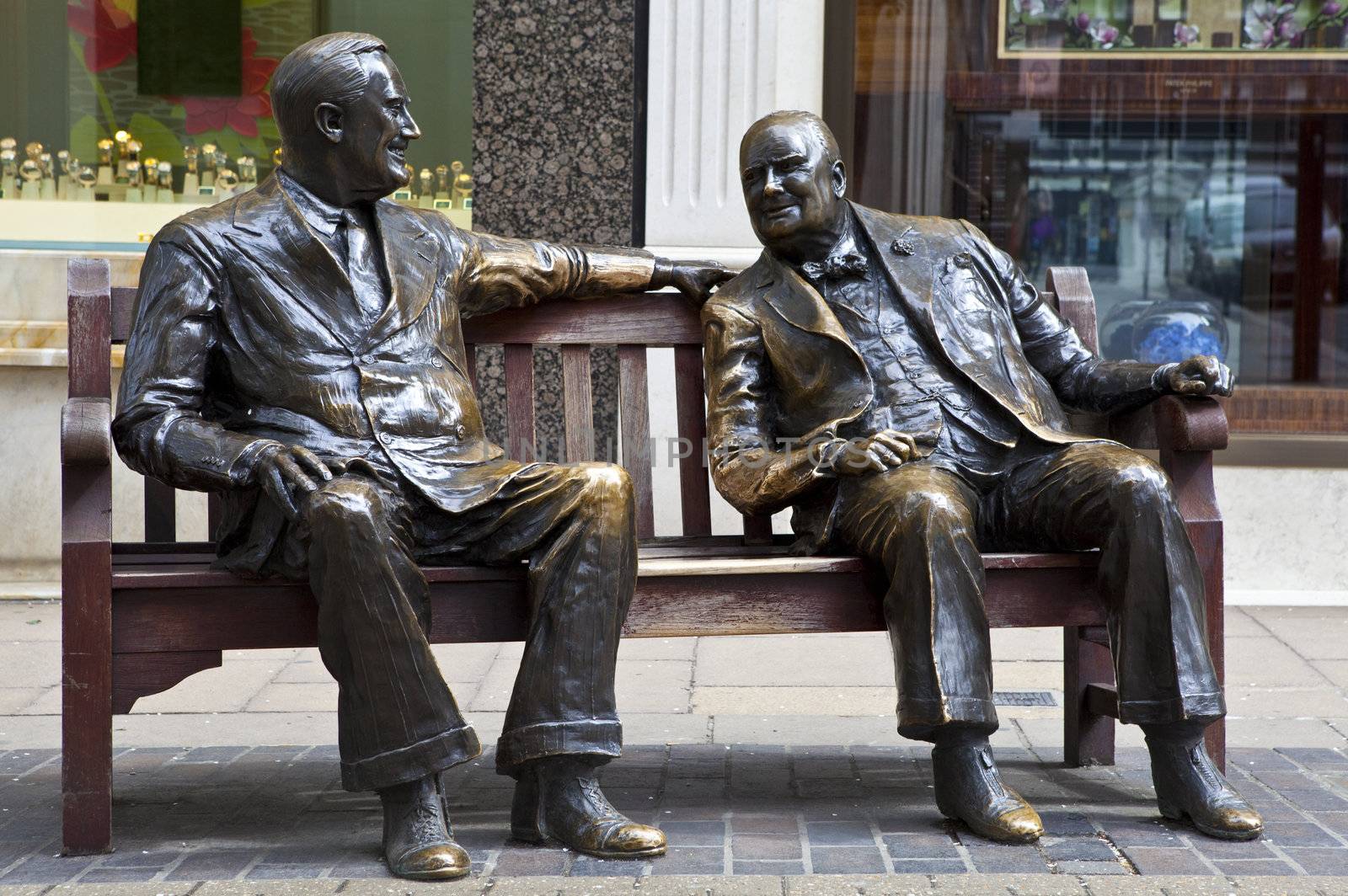 Franklin D. Roosevelt & Winston Churchill Statue in London by chrisdorney