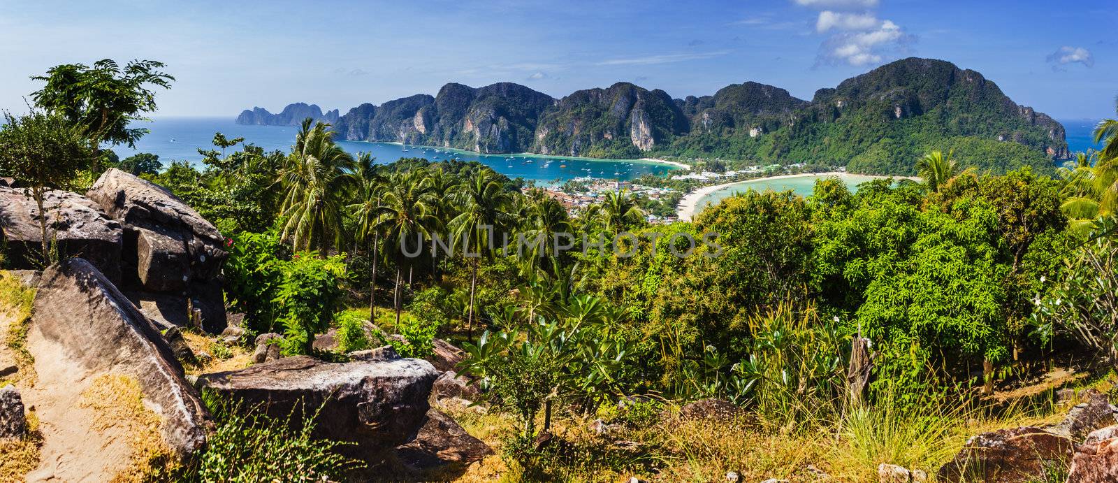 Beautiful view of Phi Phi island by oleg_zhukov