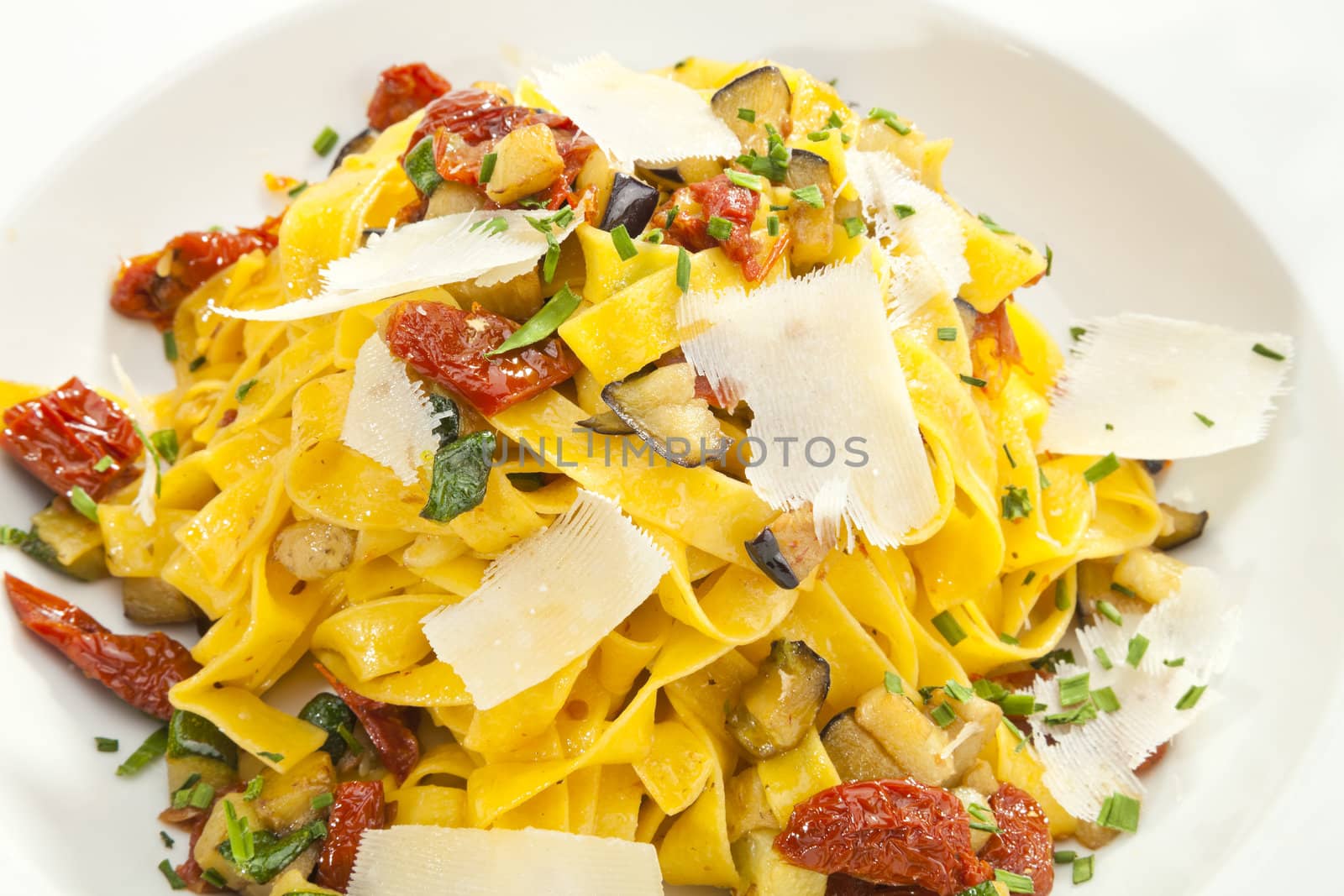 Fettuccine with dried tomatoes and parmesan by hanusst