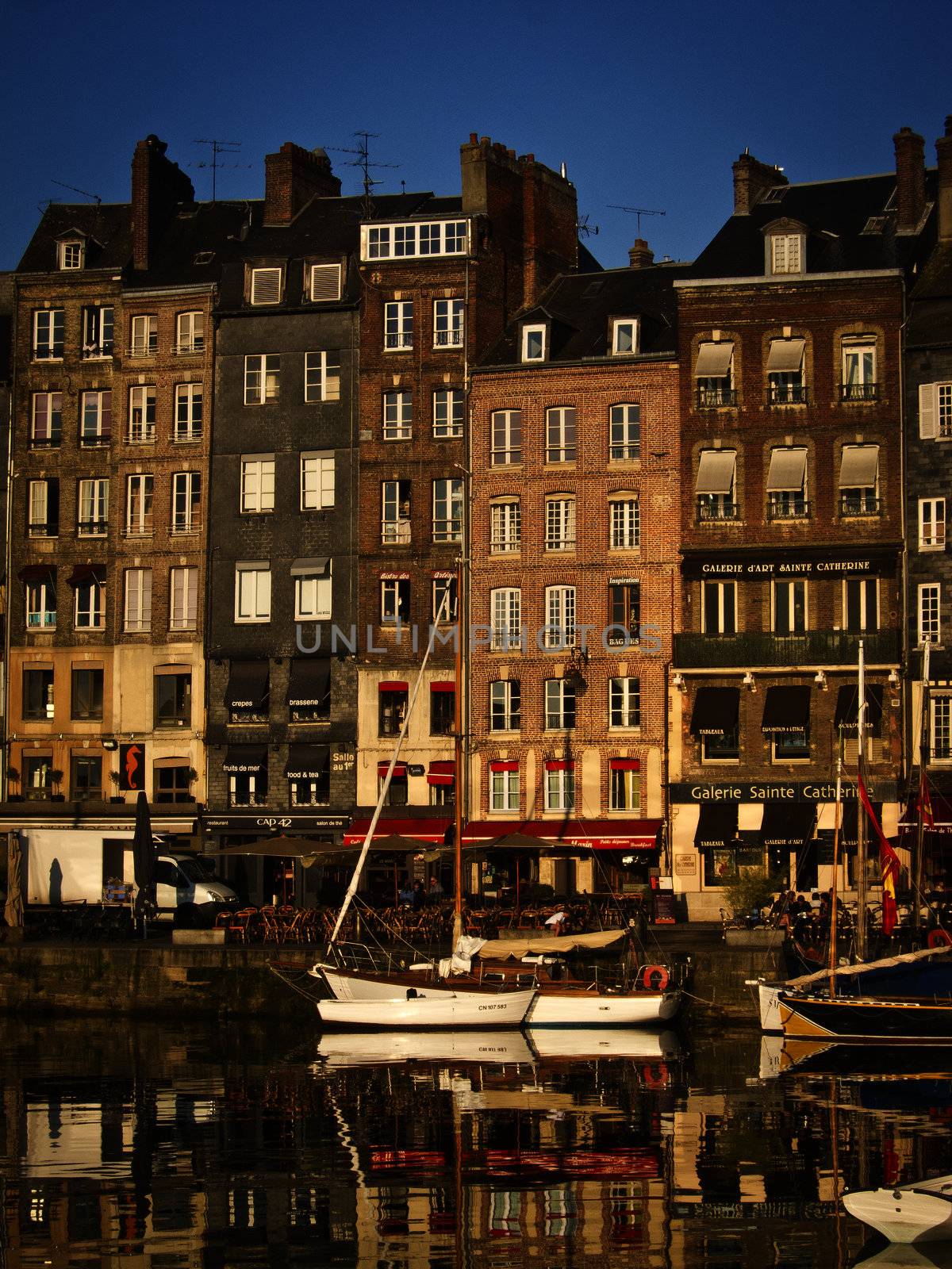 Honfleur Harbour by smartin69
