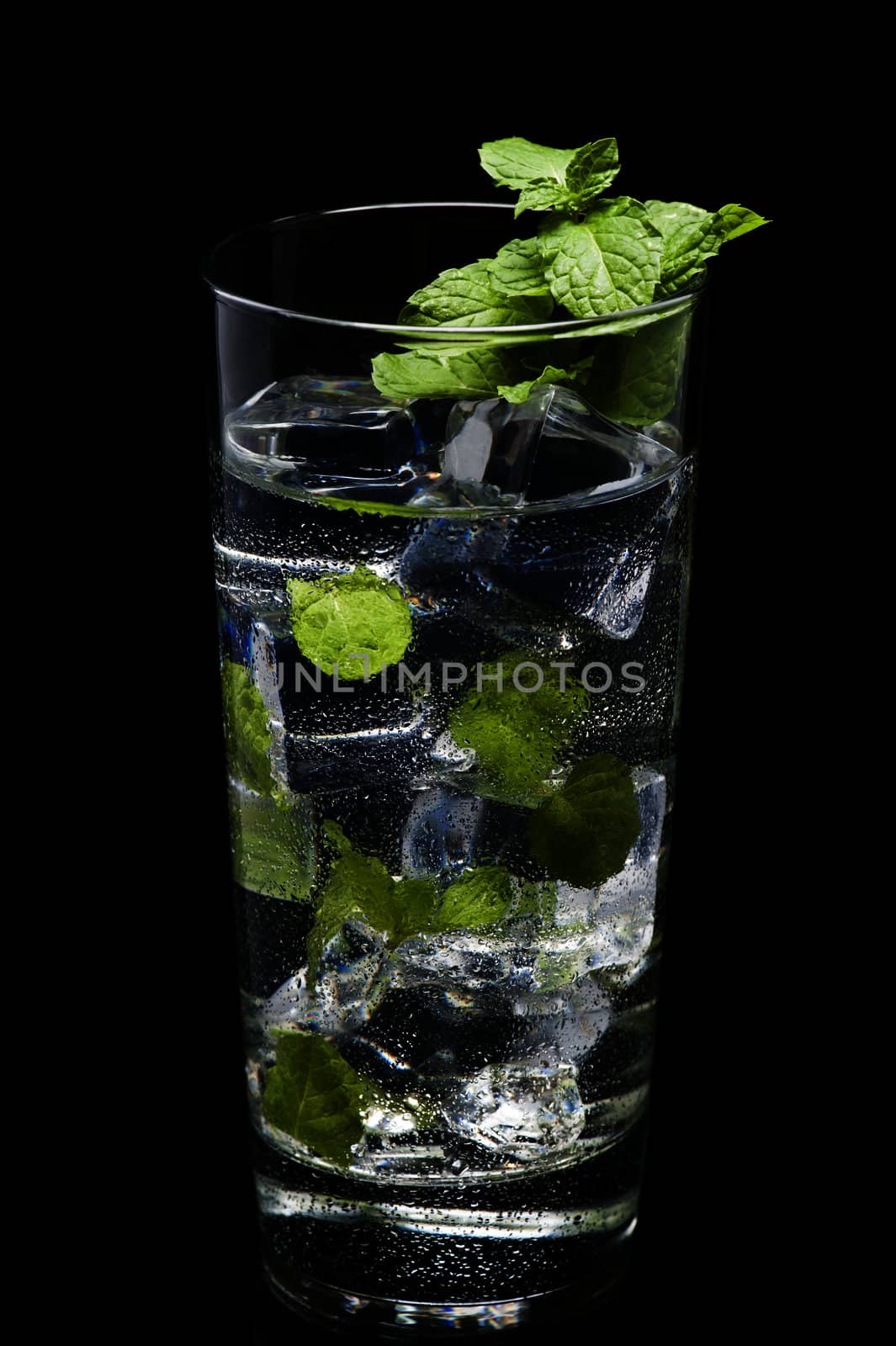 Mojito cocktail by 3523Studio