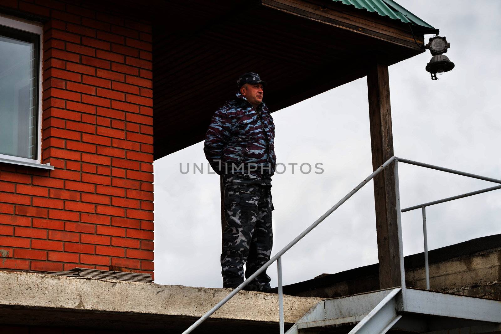 Security guard by Ohotnik