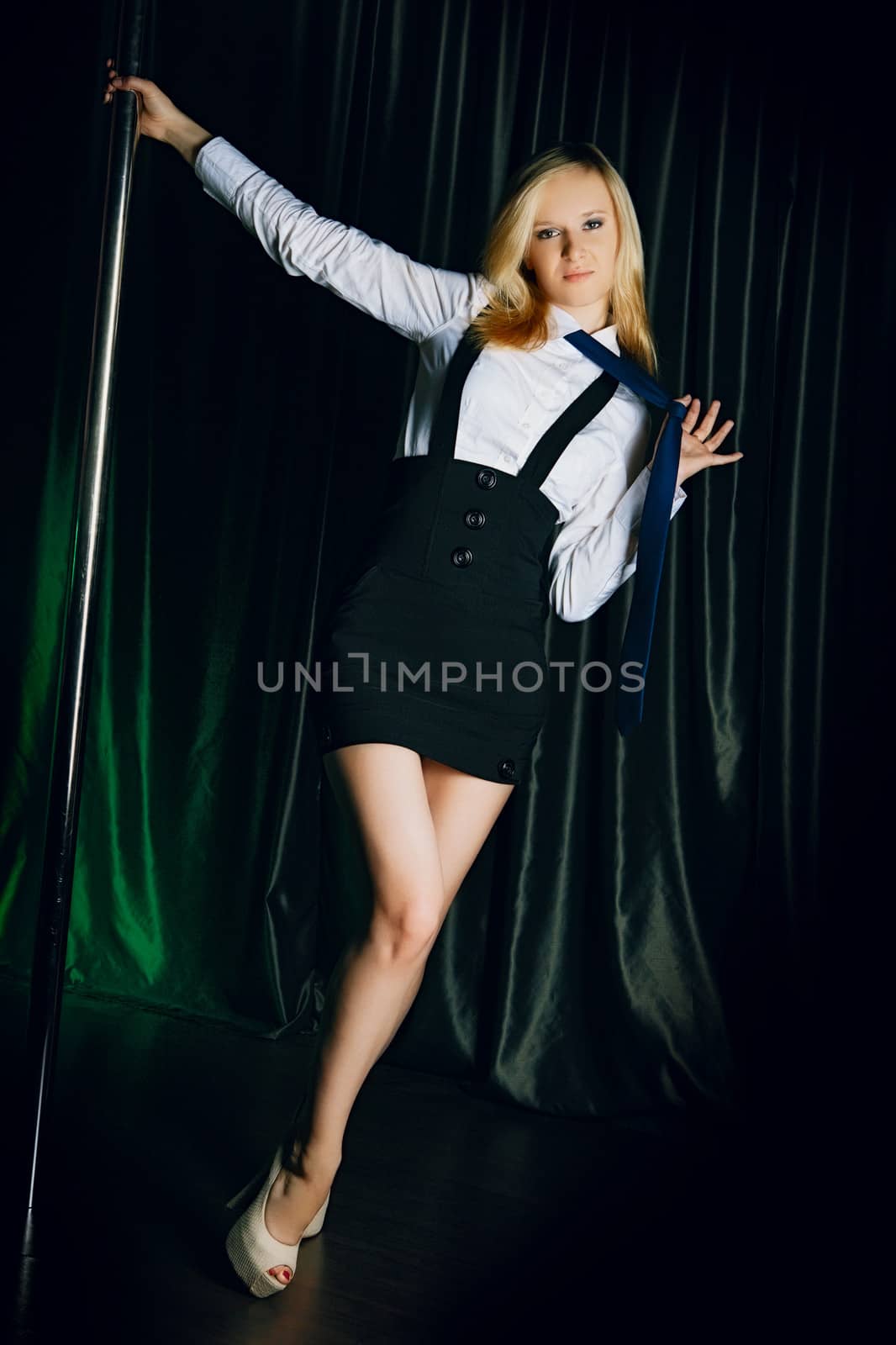 Pole Dance Woman by petr_malyshev