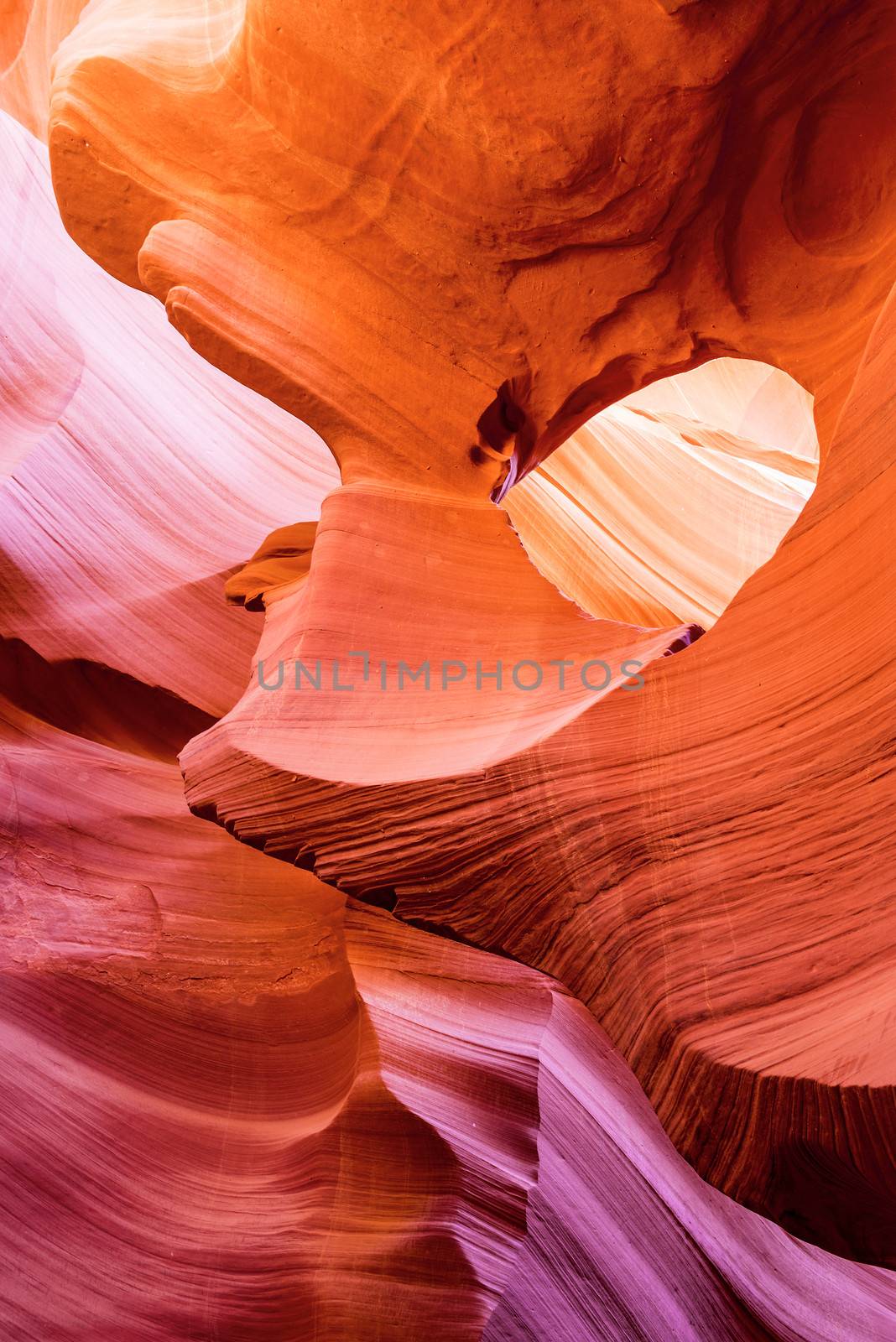 The Antelope Canyon, Page,  by ventdusud