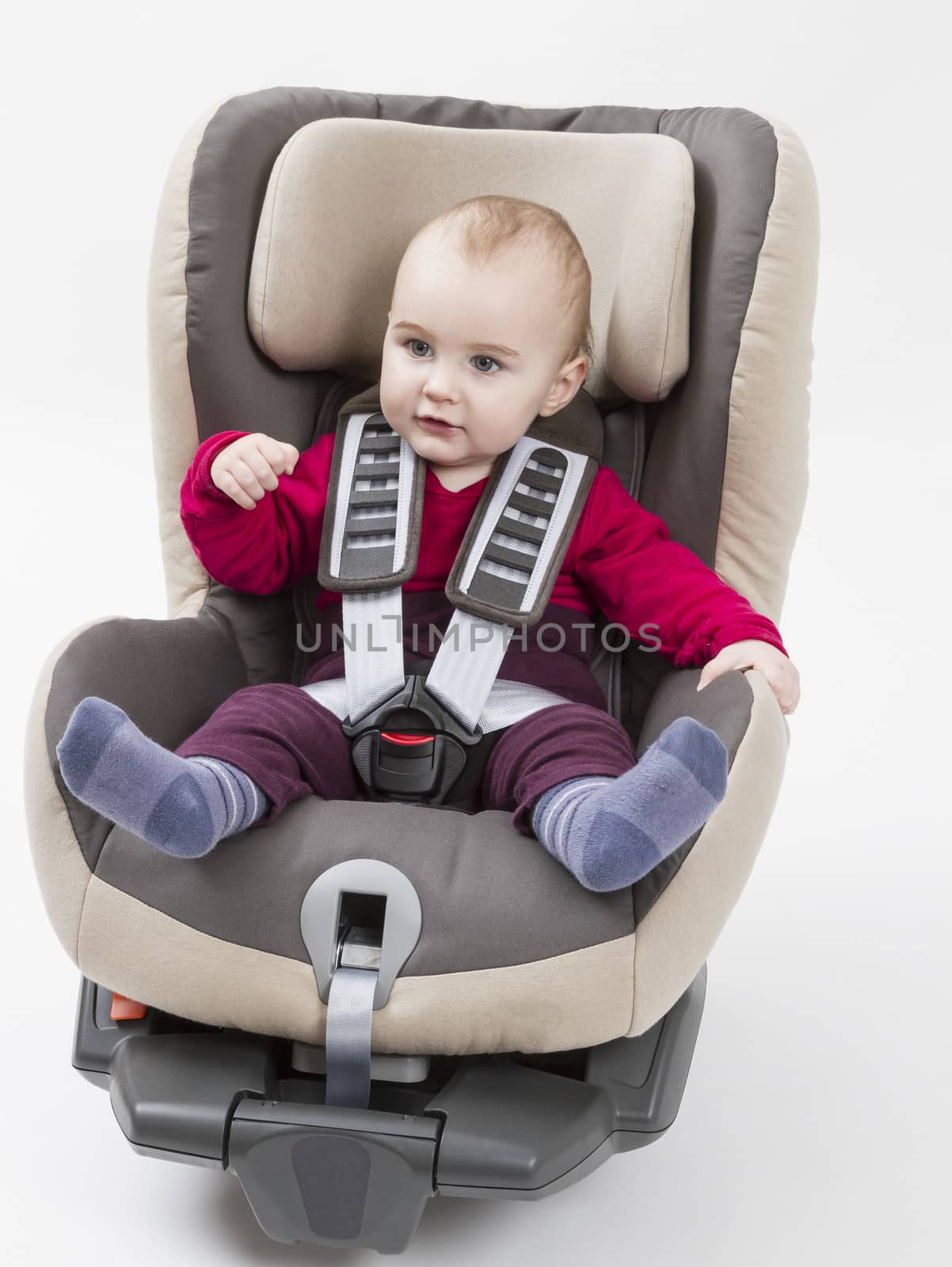 young child booster seat for a car by gewoldi