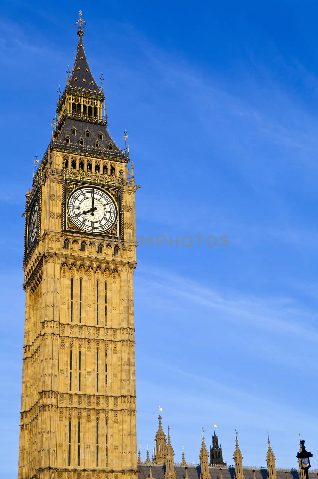 Big Ben (Houses of Parliament) in London by chrisdorney