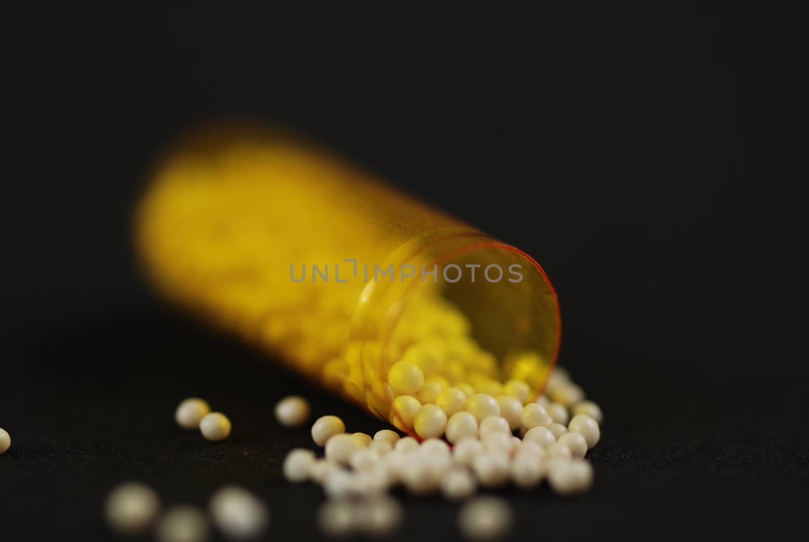 pictures of capsule pills showing the medicine inside it