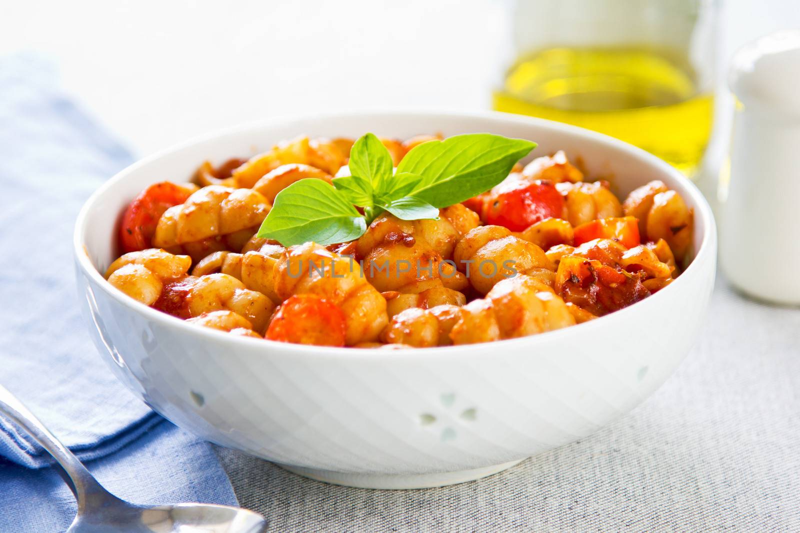 Gnocchi with tomato sauce by vanillaechoes