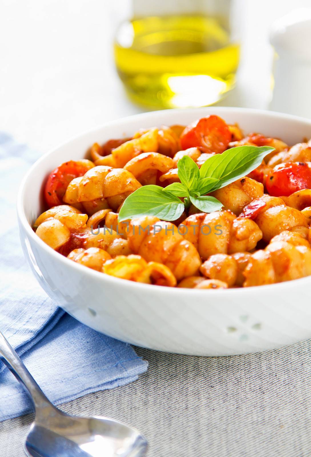 Gnocchi with tomato sauce by vanillaechoes
