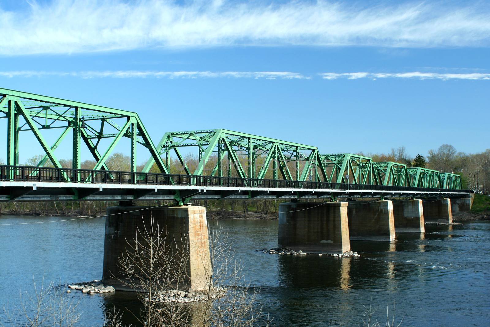 A Metal bridge over the Delaware river