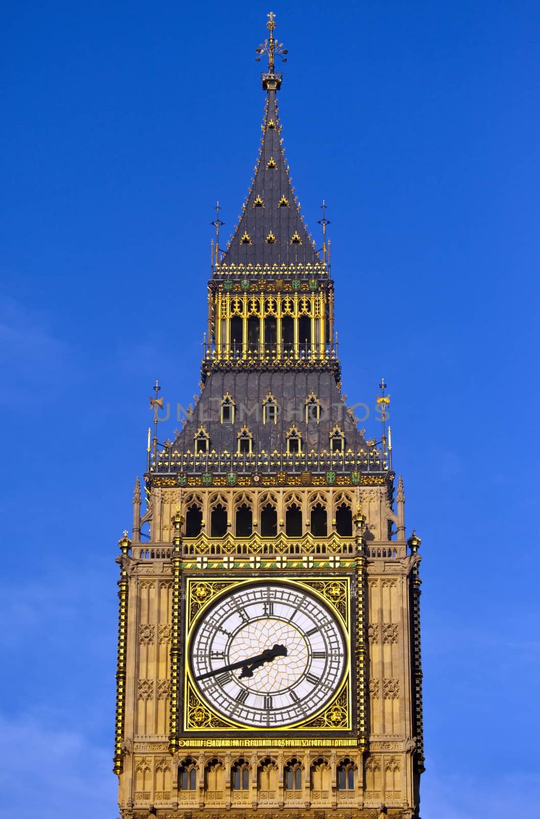 Big Ben (Houses of Parliament) in London by chrisdorney