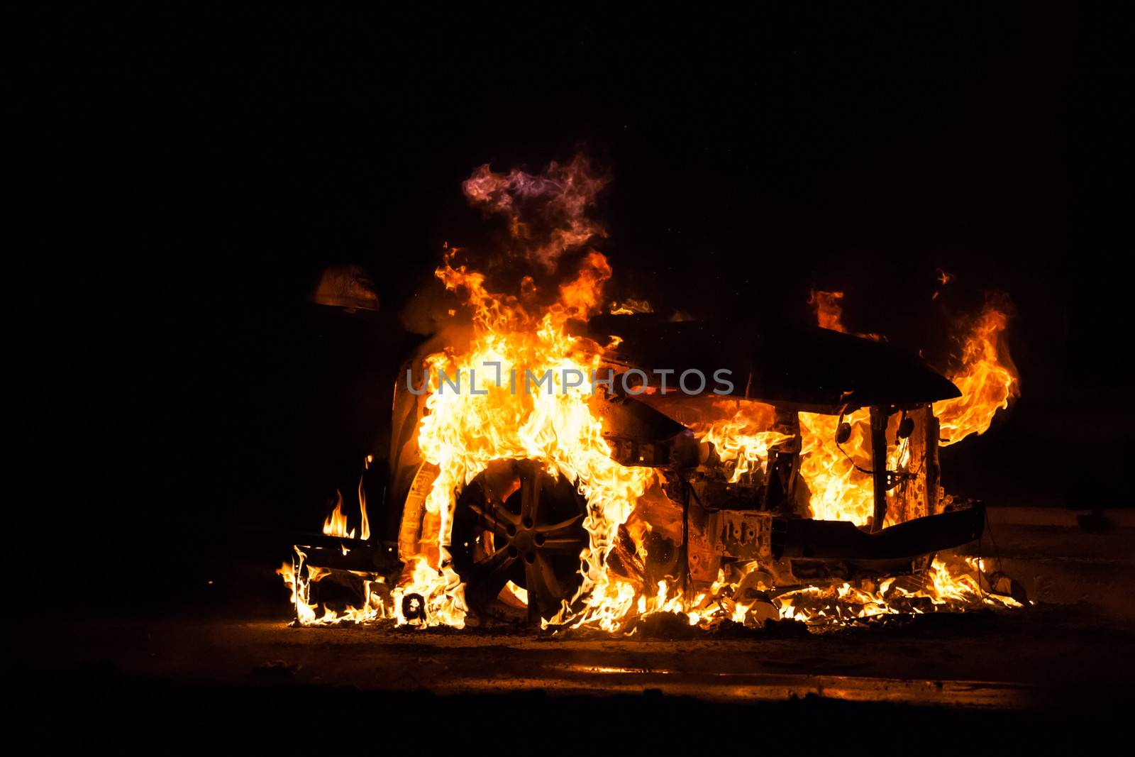Fire burnt car vehicle by ia_64