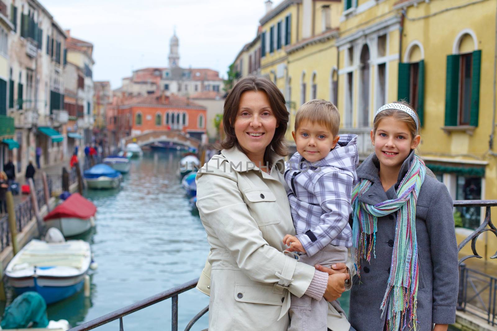 Venetian view and family by maxoliki