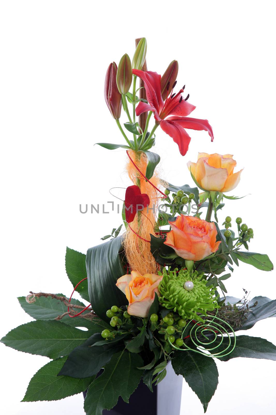 Formal floral wedding arrangement by Farina6000