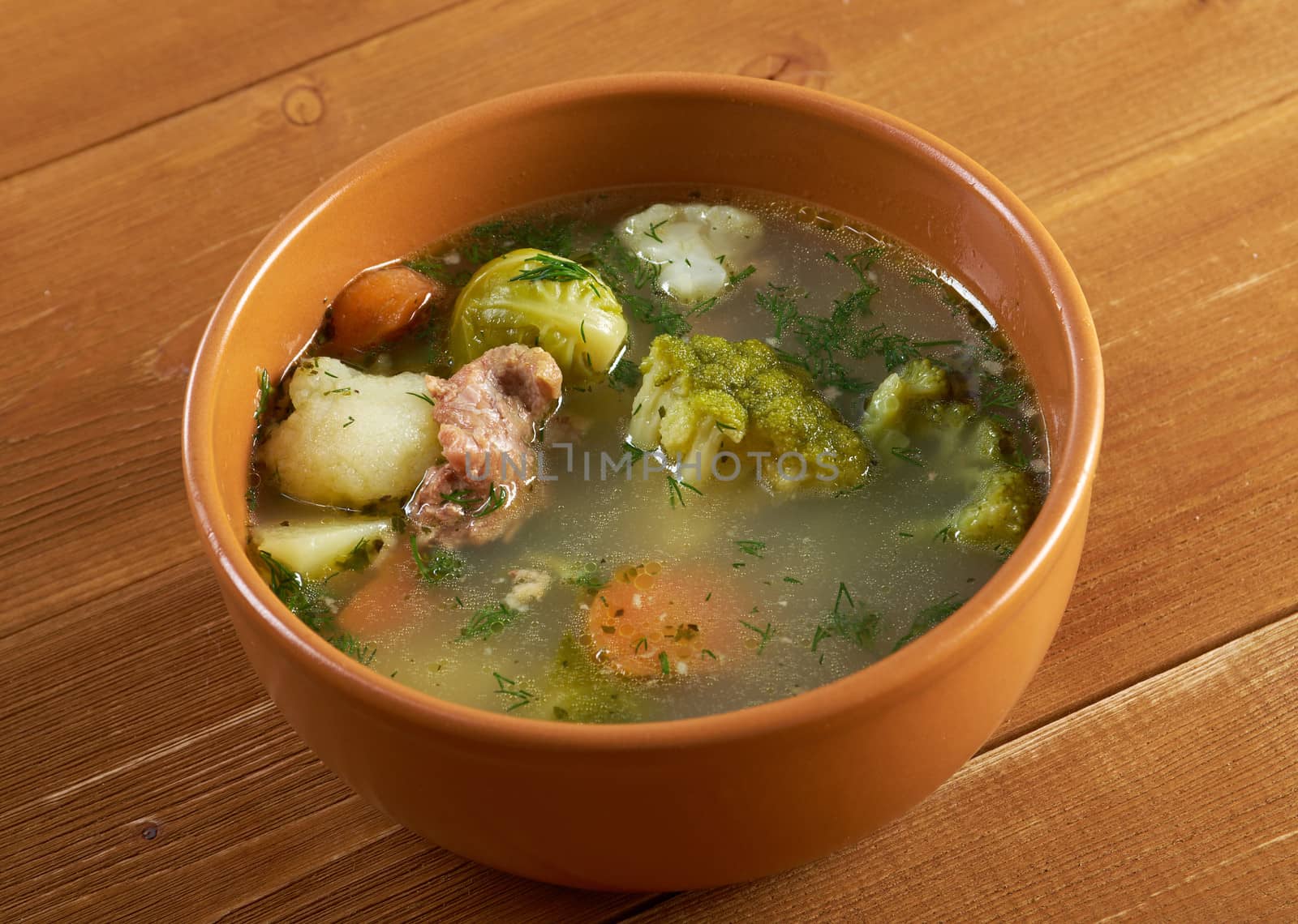 italian  farm-style   soup with broccoli  by Fanfo
