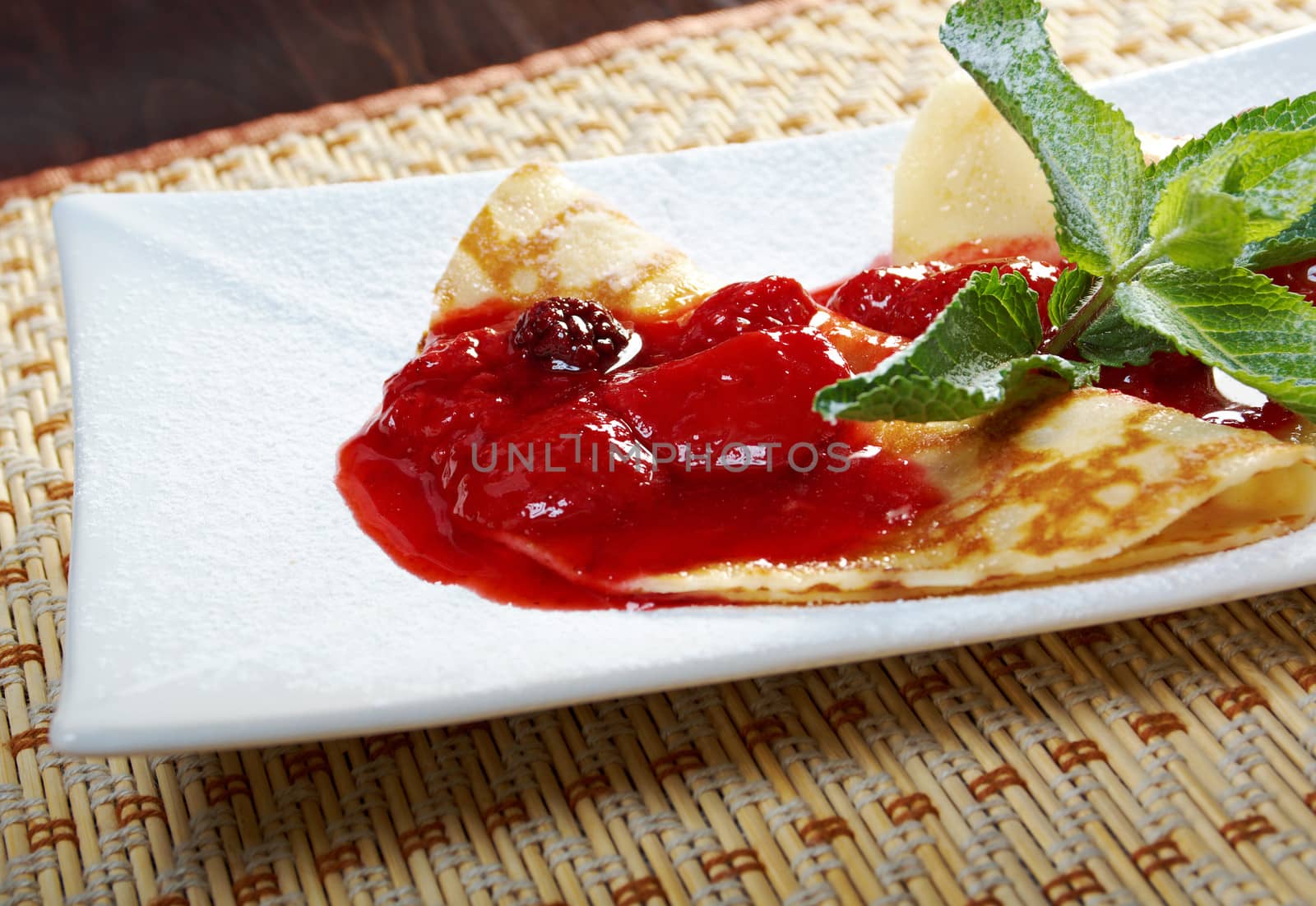 Pancakes with strawberry jam by Fanfo