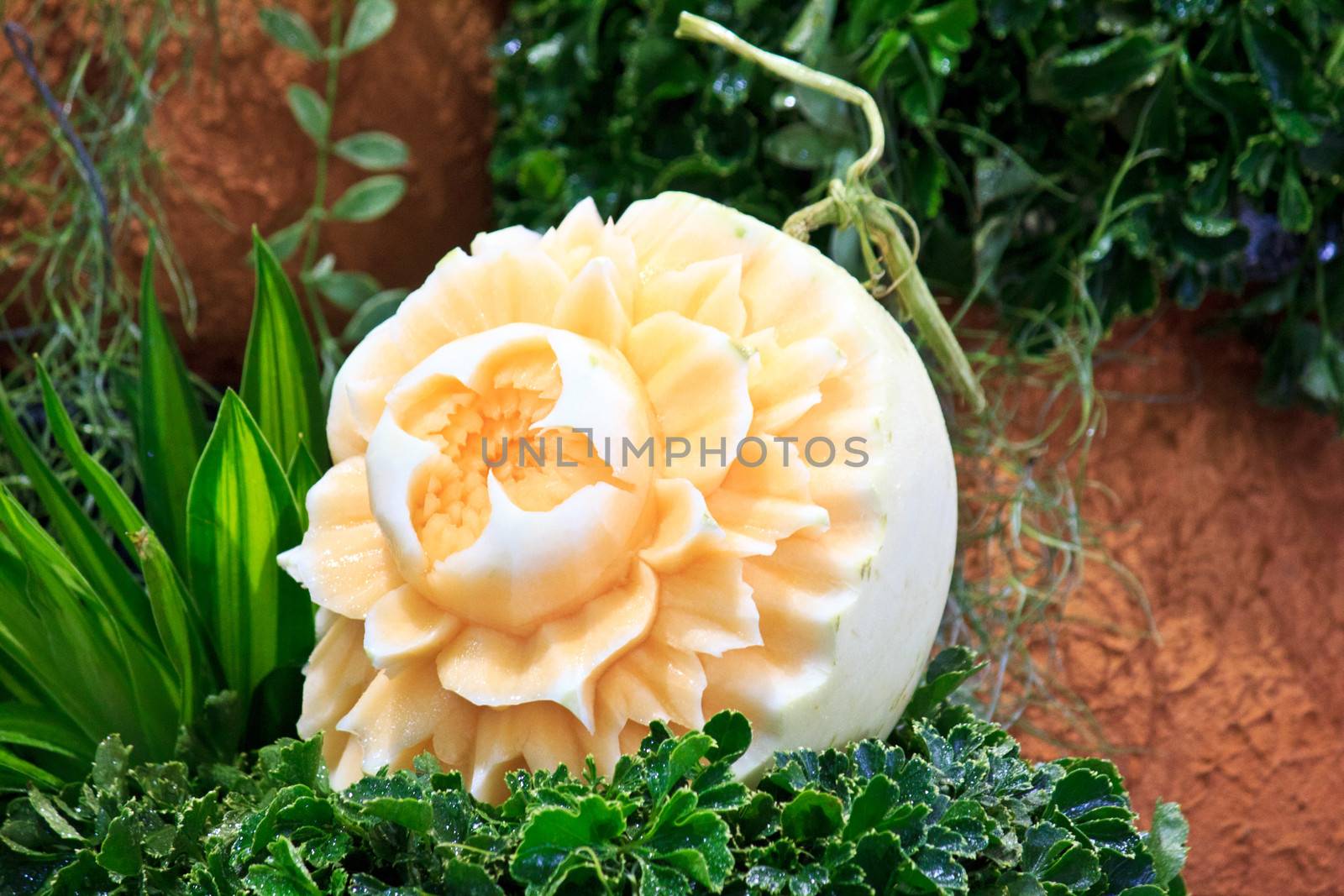 cantaloup carving in the Thailand ultimate chef challenge 2013