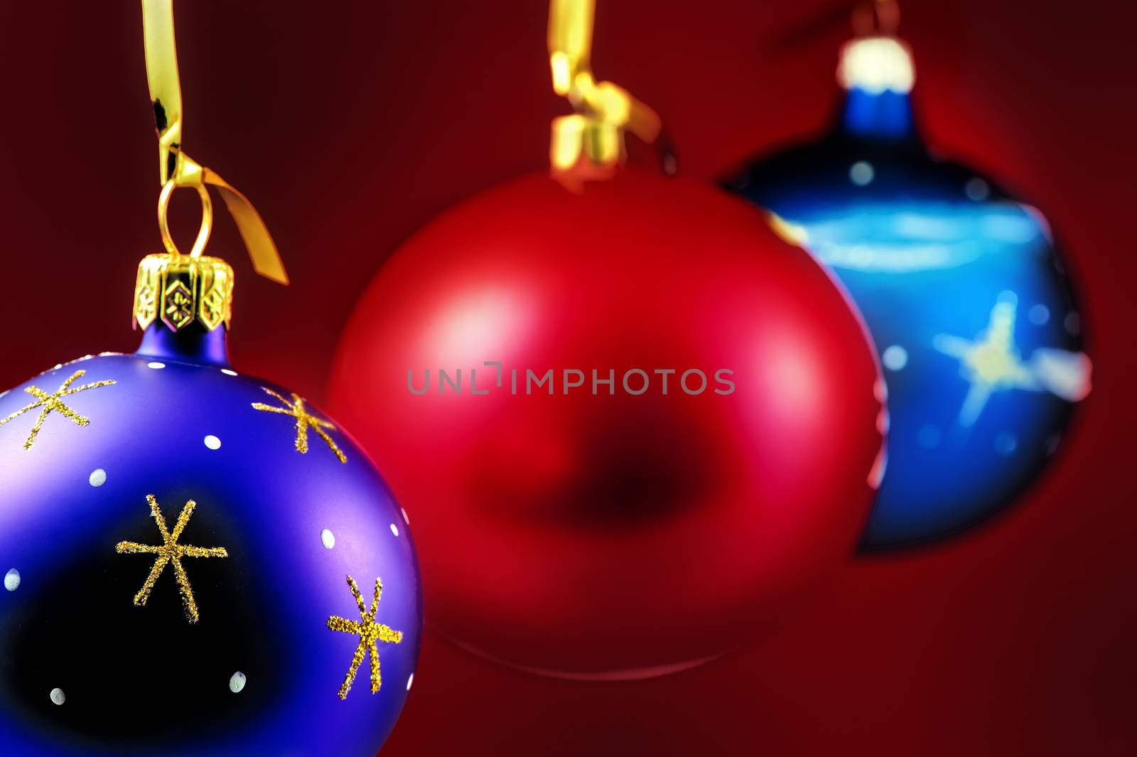 Hanging Christmas Ornaments by kosmsos111