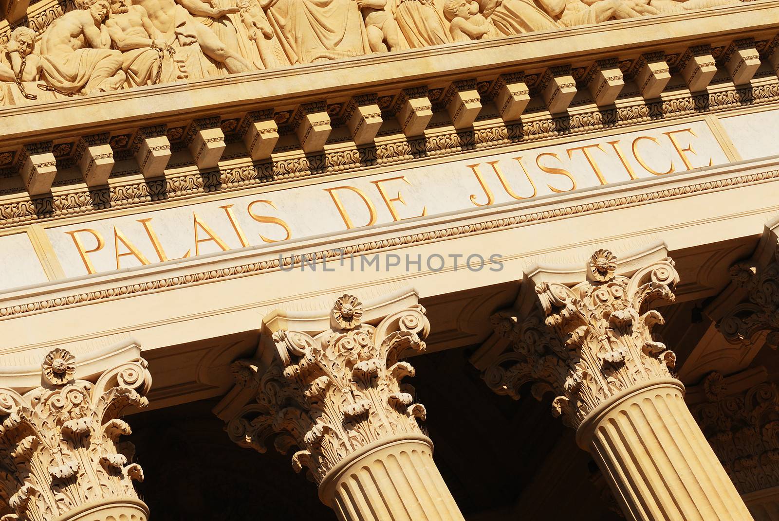 courthouse from the outside