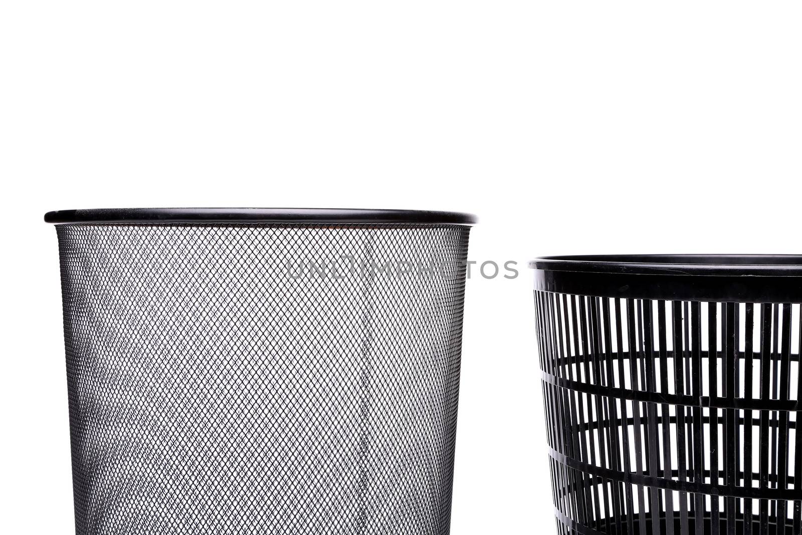 Top metal trash can and fragment plastic trash can.