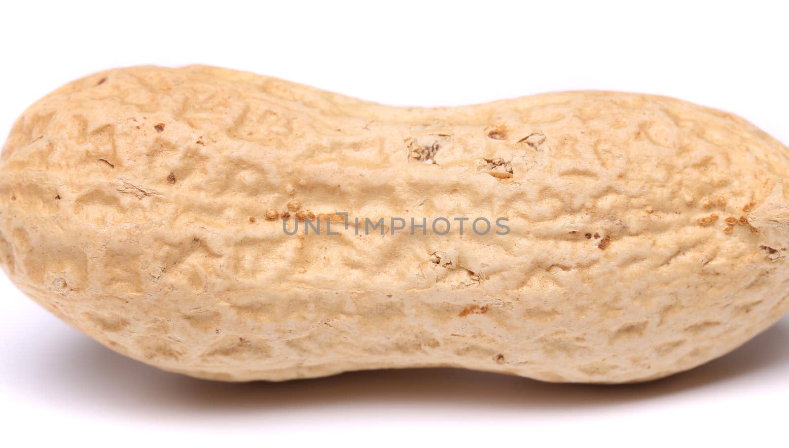 A light pod of peanuts by indigolotos