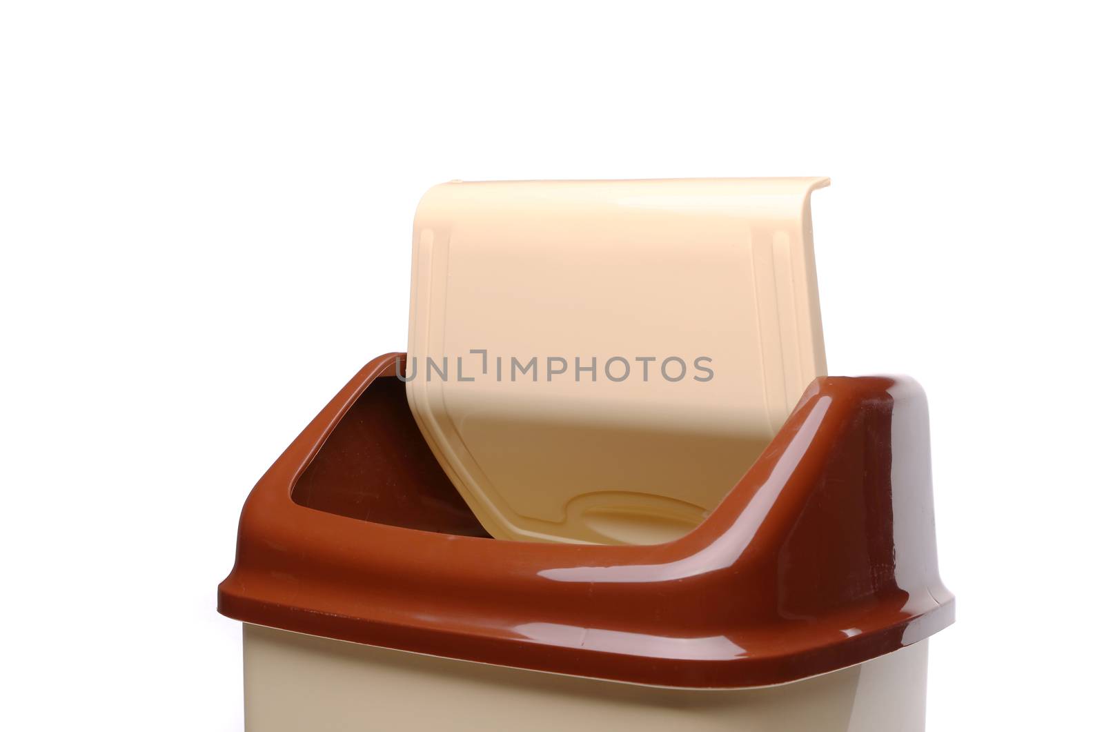 Top plastic trash can open by indigolotos