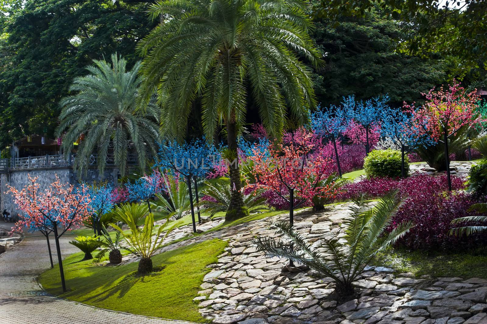 Painted Wood. Nong Nooch Garden, Pattaya 2013.