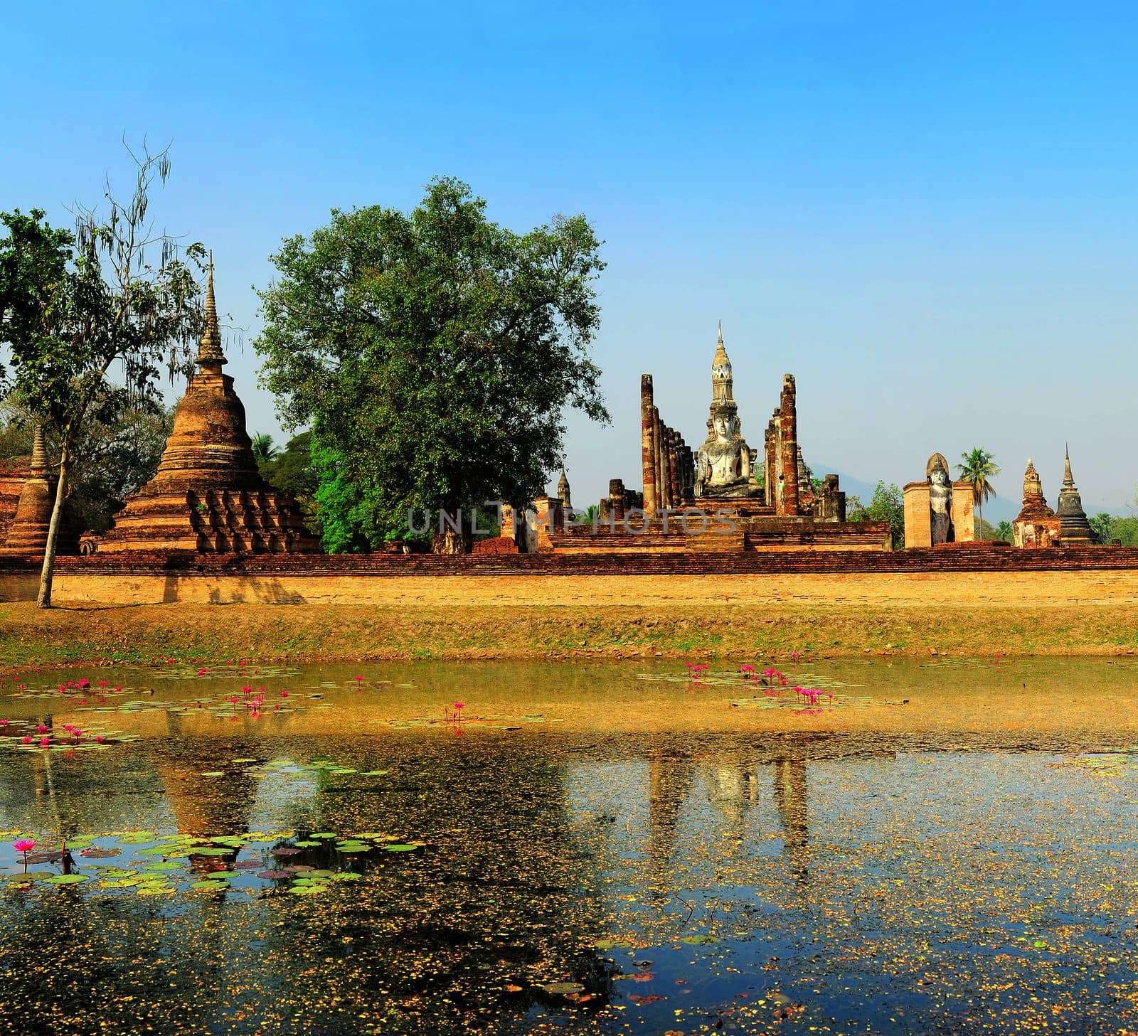 The Sukhothai Historical Park covers the ruins of Sukhothai, capital of the Sukhothai kingdom in the 13th and 14th centuries, Thailand.