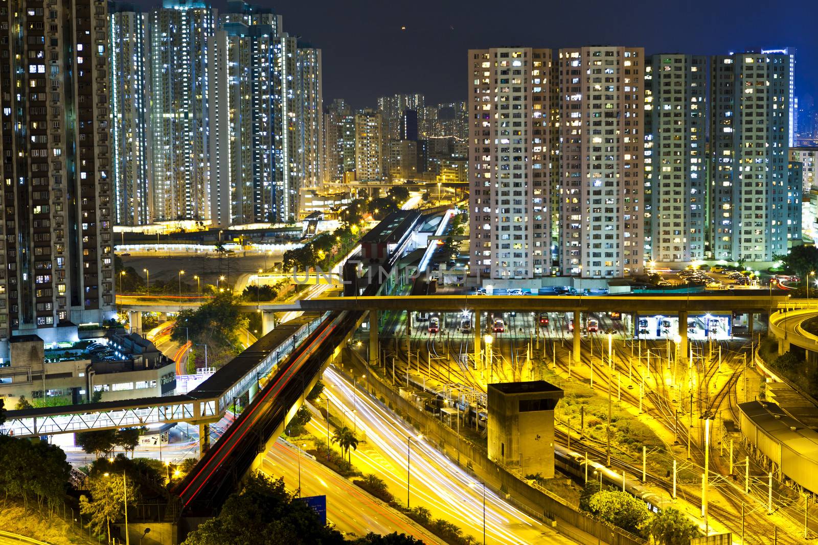 Hong Kong at night by kawing921