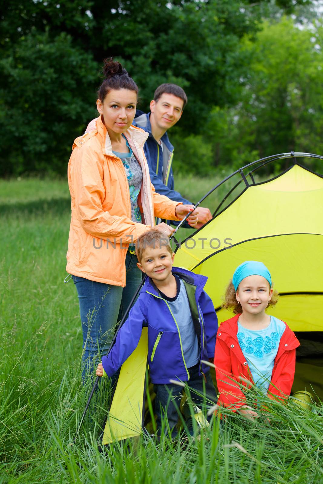 Family camping by maxoliki
