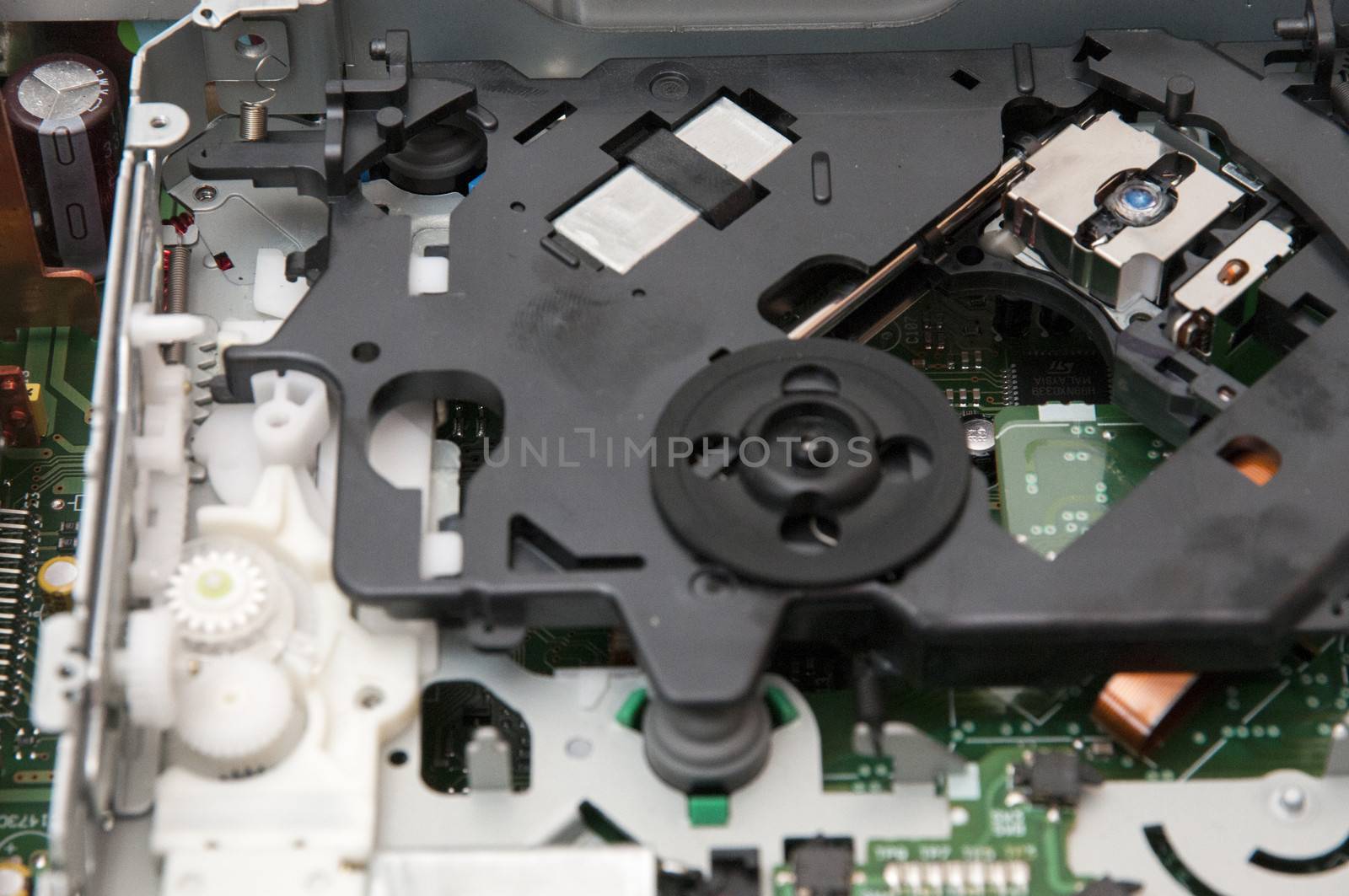 electronic component in a cd