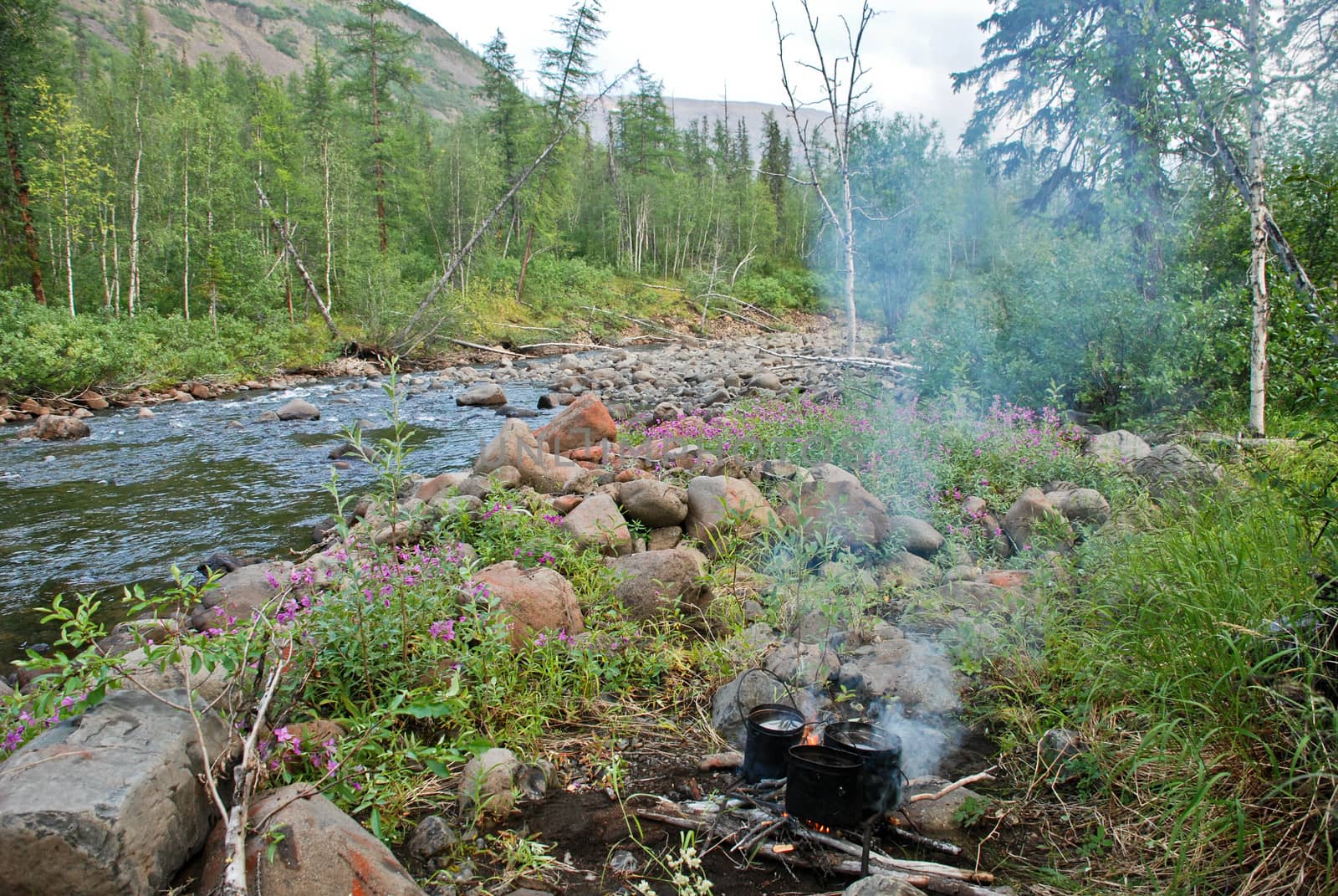 In the upper river Bucharama has stones in line