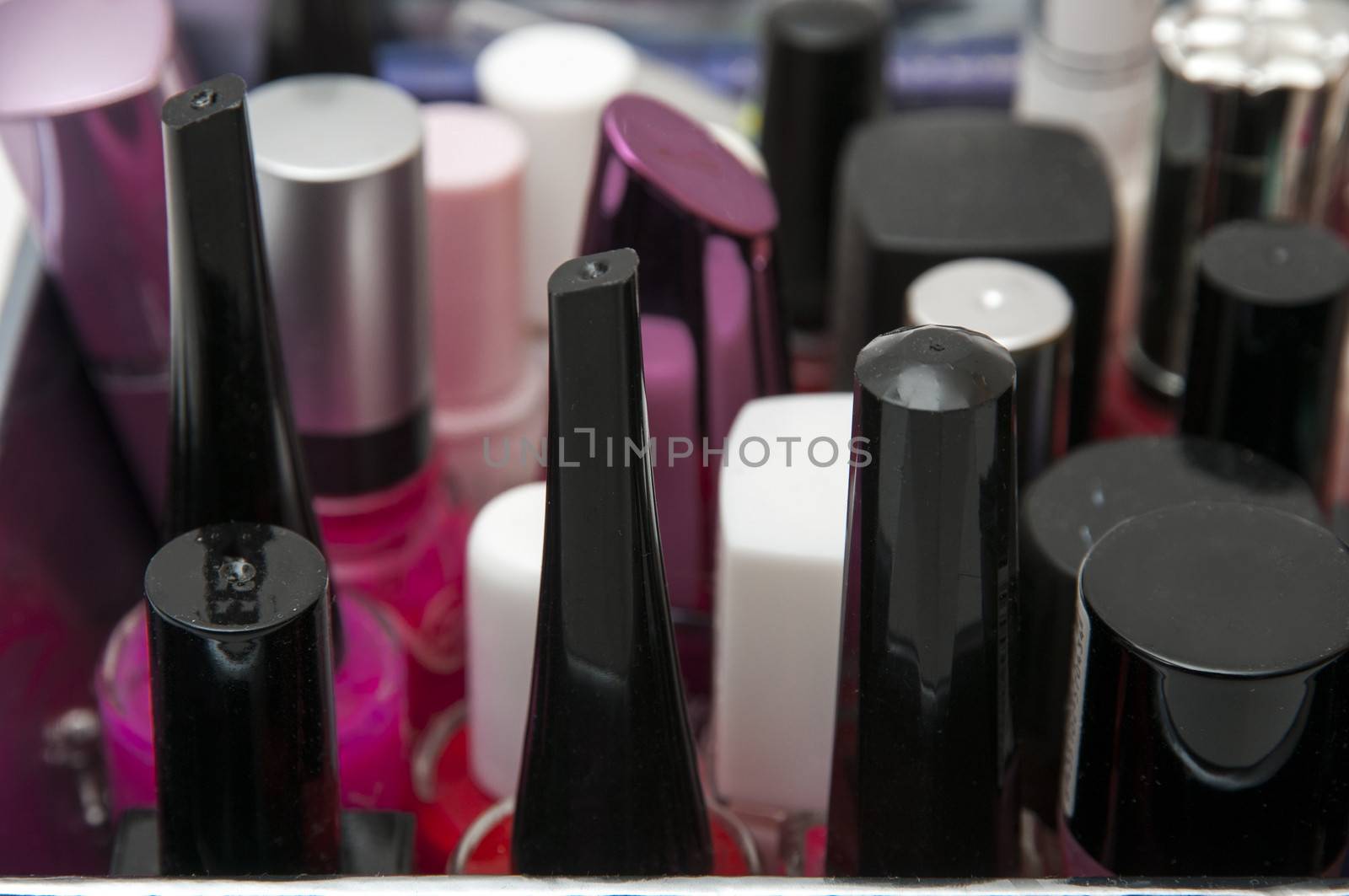 accessory box nails painted various colors