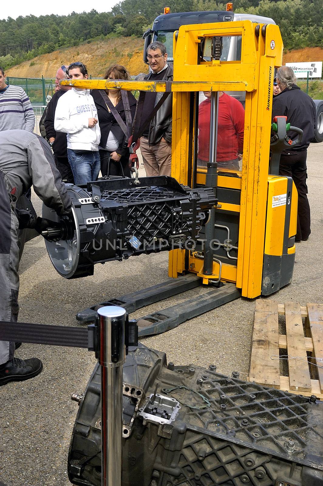 Ales - France - Grand Prix of France trucks May 25th and 26th, 2013 on the circuit of the Cevennes. workshops of mechanics for the assistance of the trucks. 