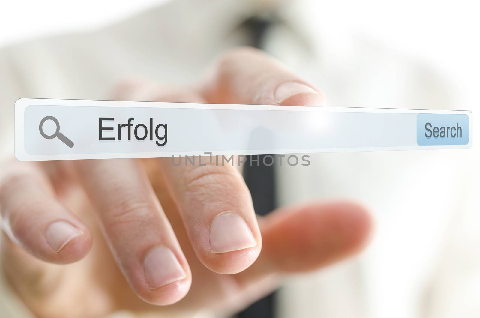 Word Erfolg written in search bar on virtual screen.