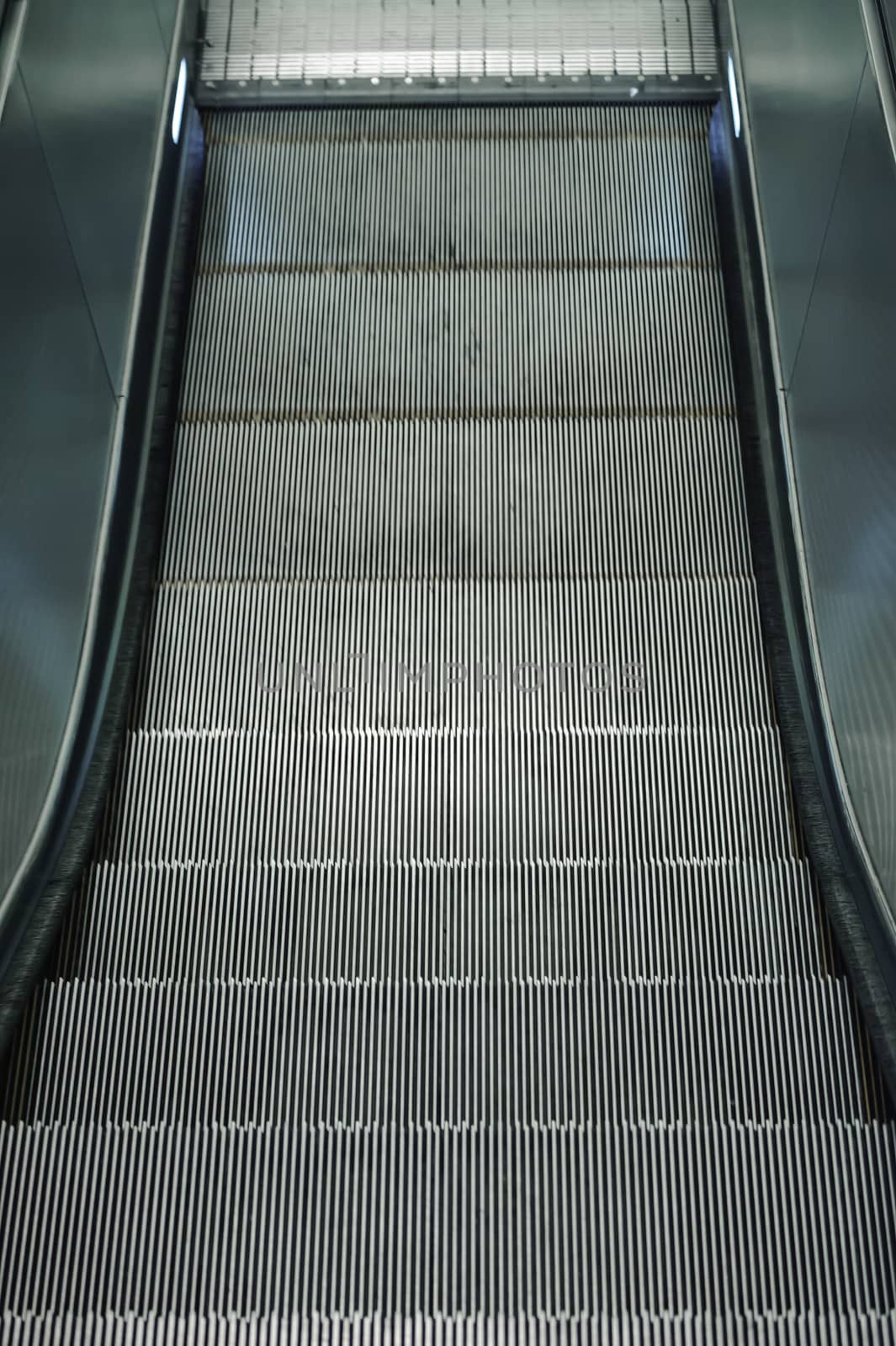 Escalators by letoakin