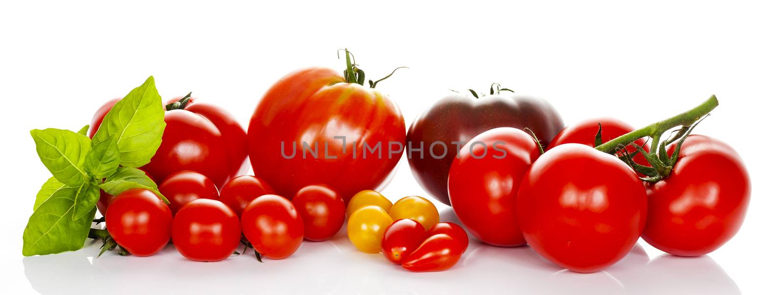 tomatoes with basil by vwalakte