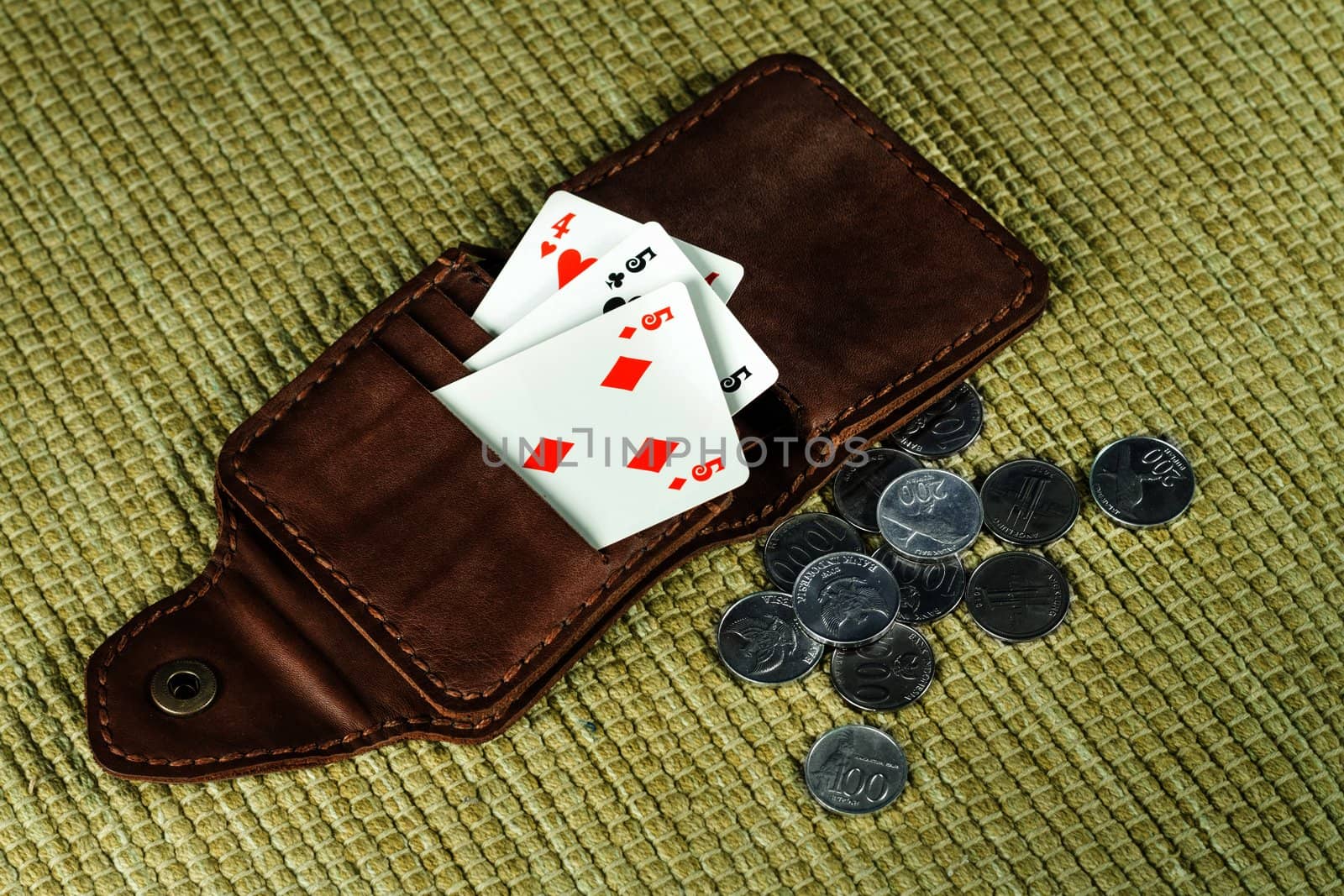 Purse made of leather and playing cards by dedron