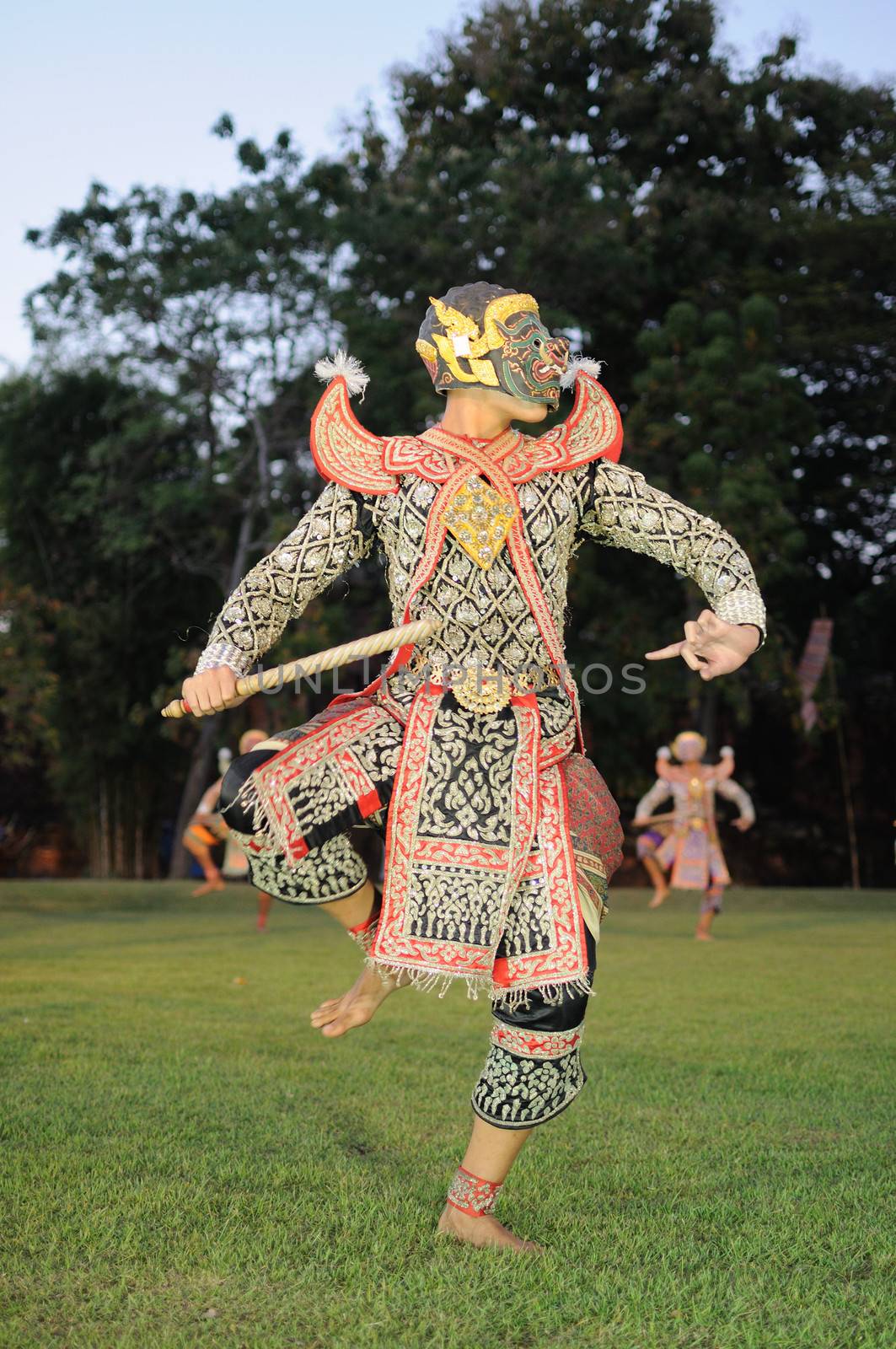 Thai Cultural Show Hanuman "Khon-Thai classical masked ballet 
Photo: Adulsak / yaymicro.com