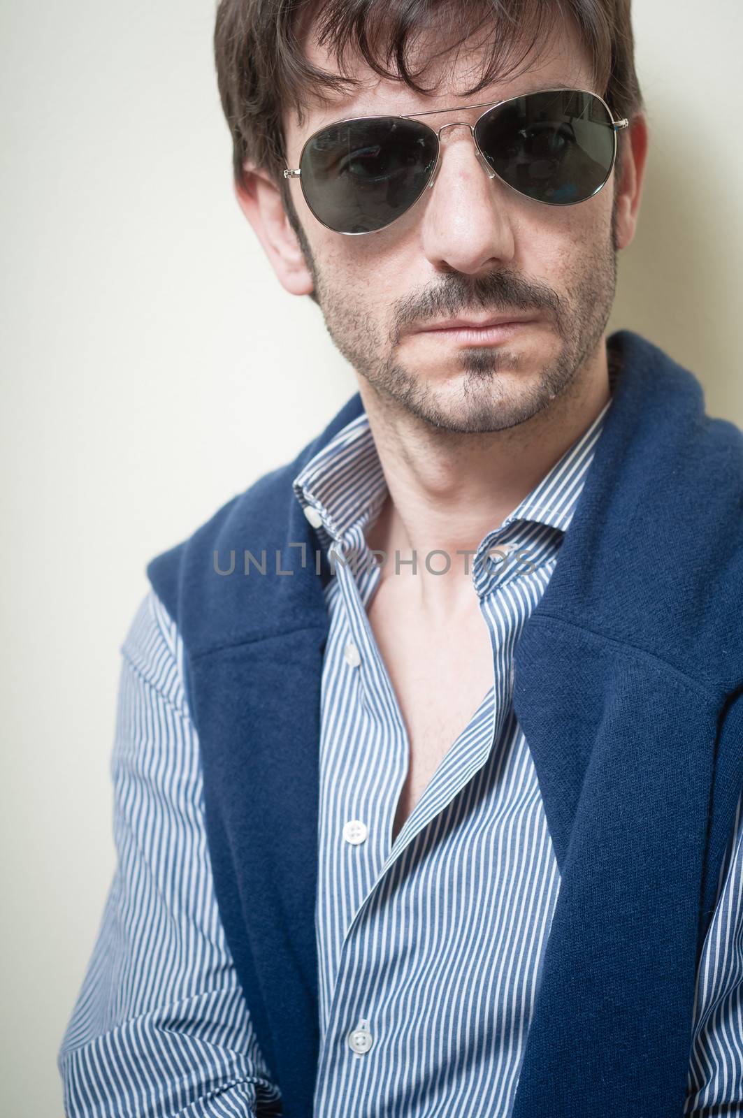businessman stylish fashion posing elegant on gray background