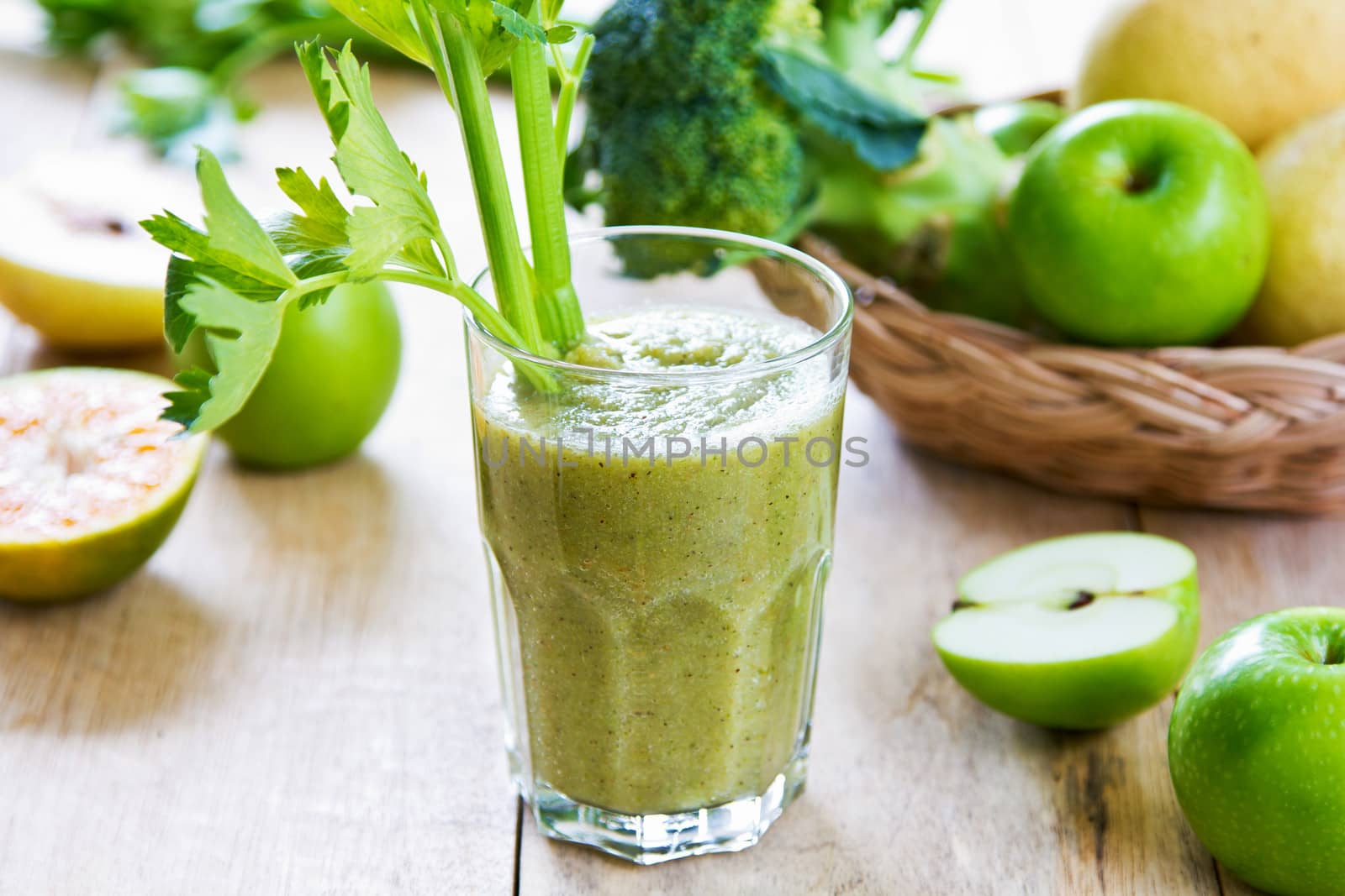 Apple with Celery ,Pear and Broccoli smoothie