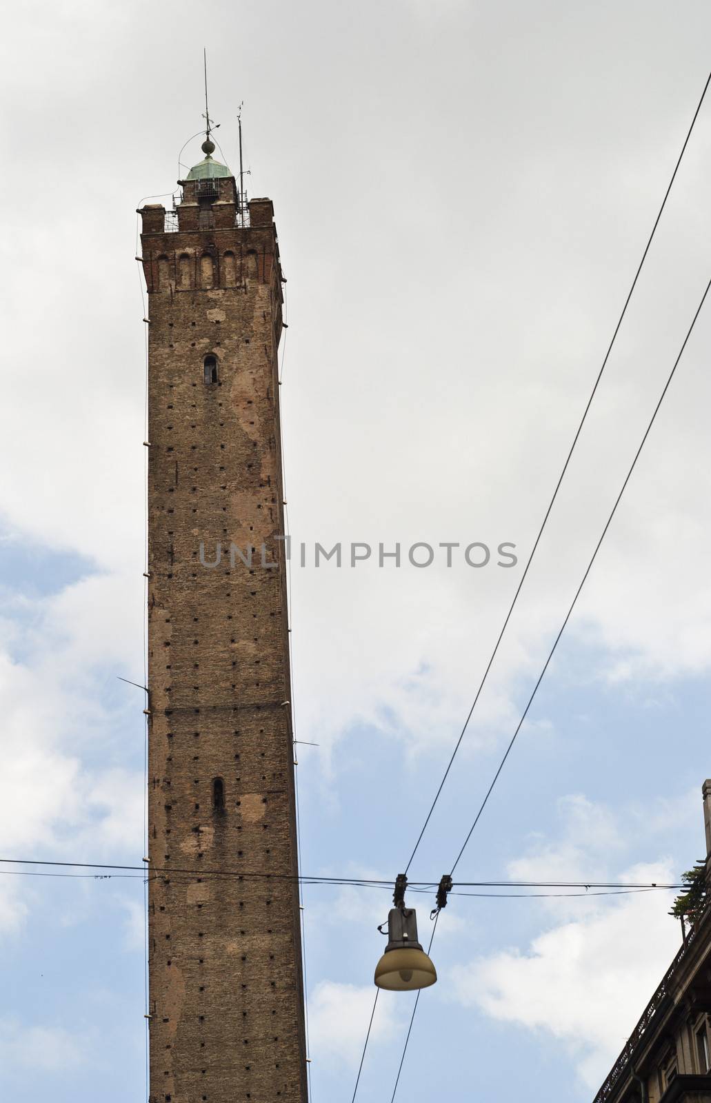 Asinelli Tower, Bologna by gandolfocannatella