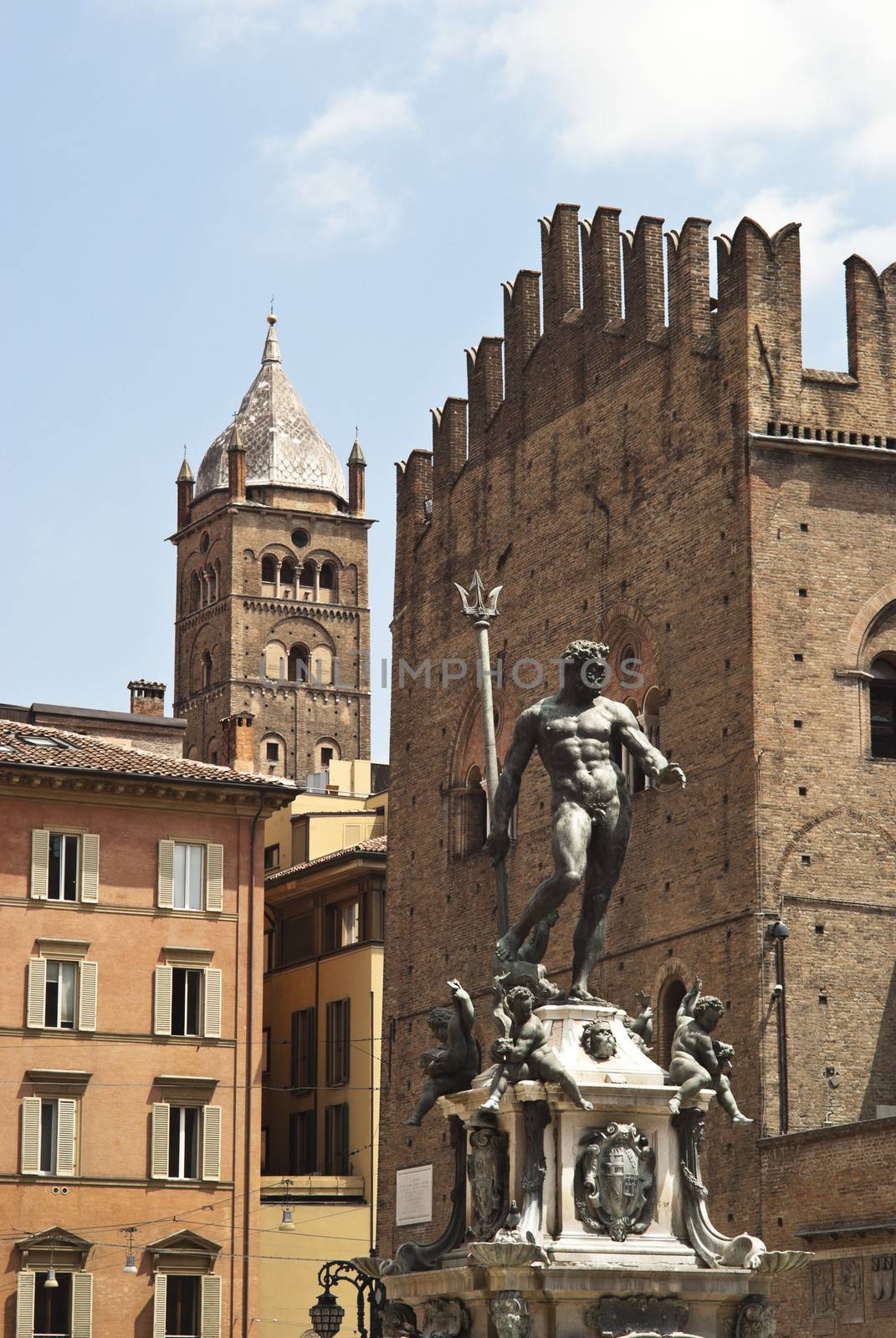 Fountain of Neptune in Bologna by gandolfocannatella
