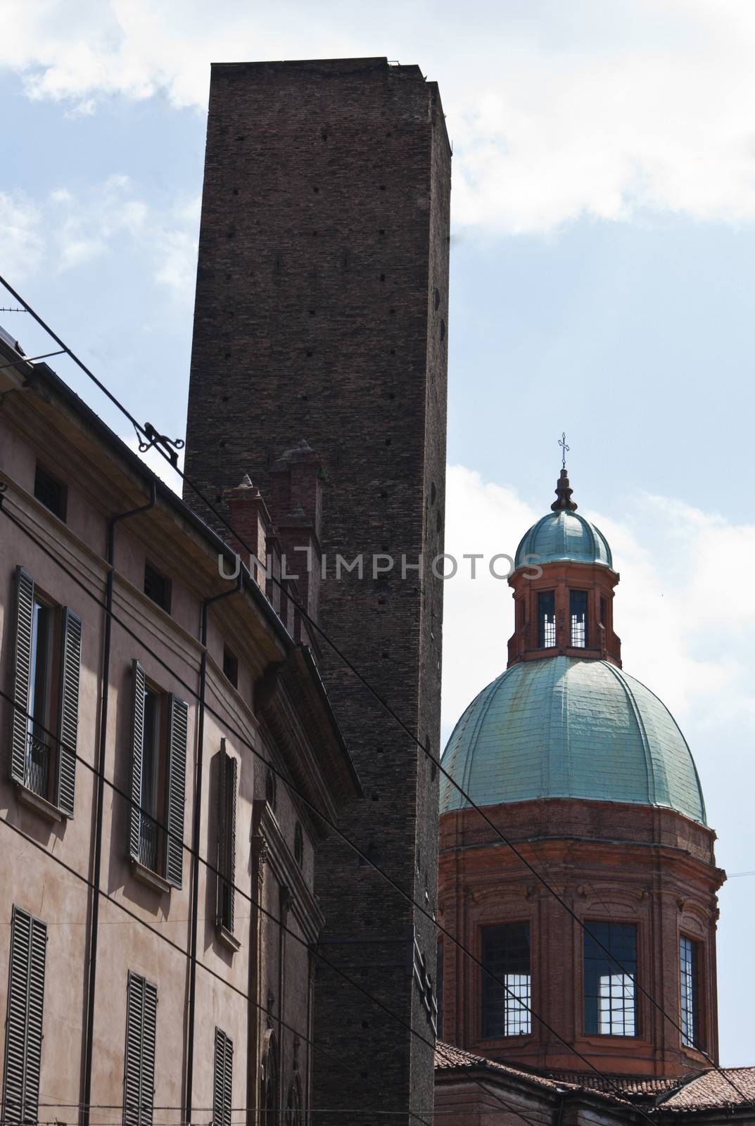 Asinelli tower and dome in Bologna by gandolfocannatella