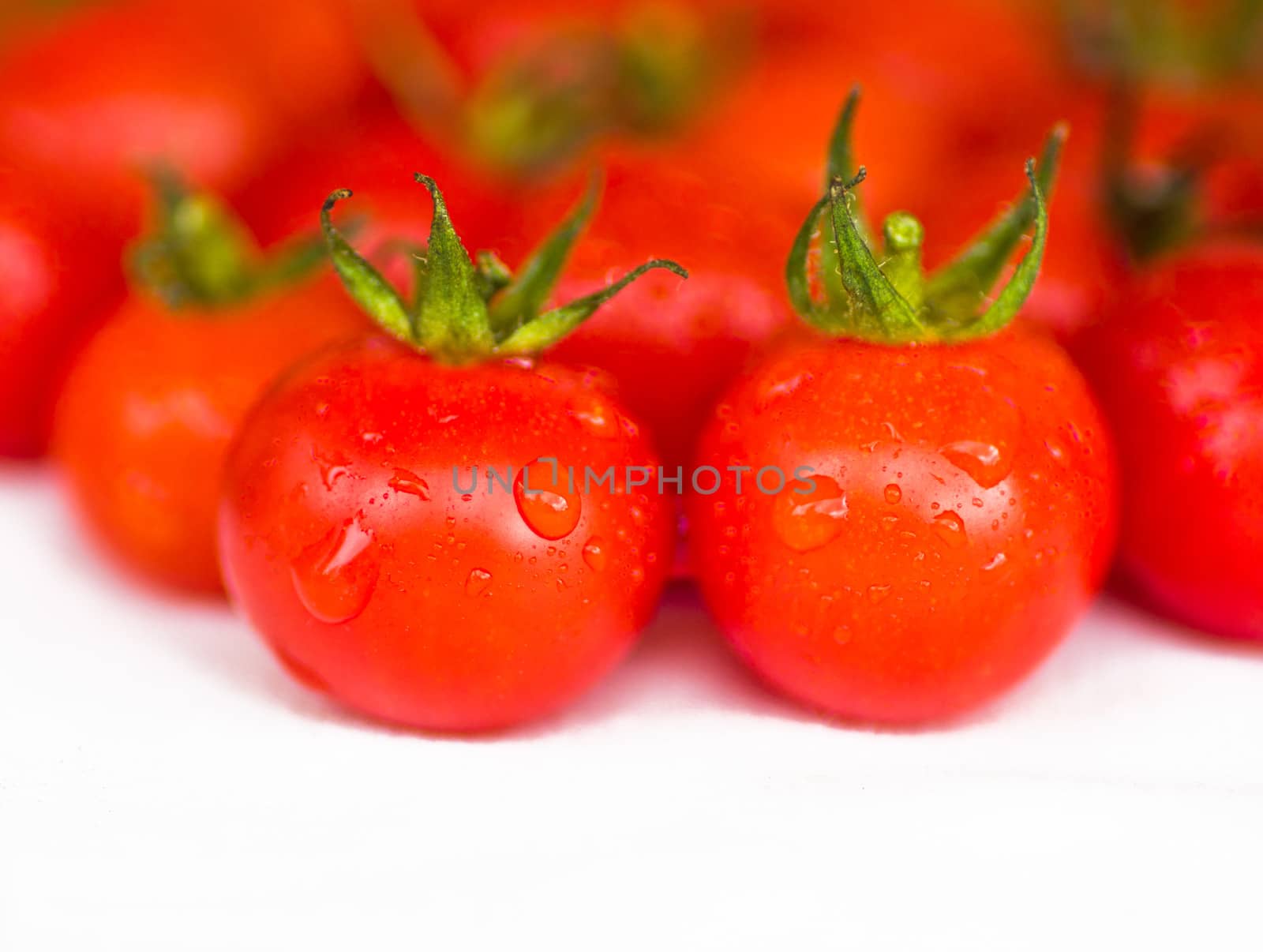 fresh red tomatoes by marco_govel